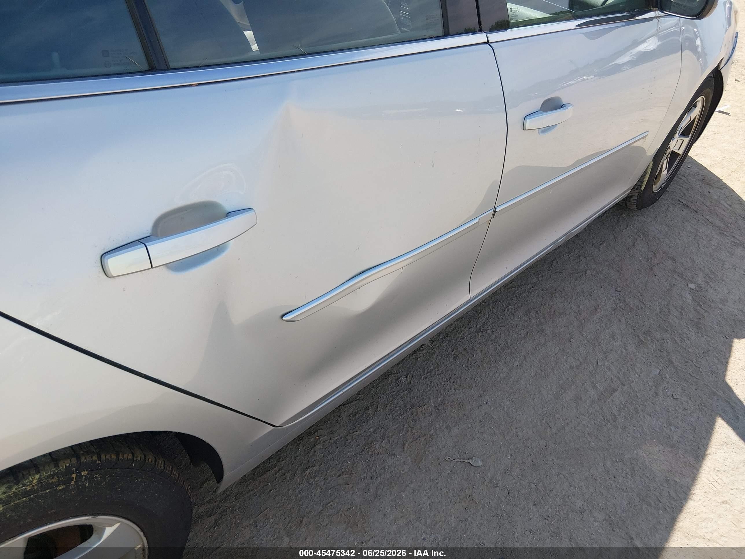 2015 Chevrolet Malibu Ls Silver vin: 1G11B5SL5FF187513