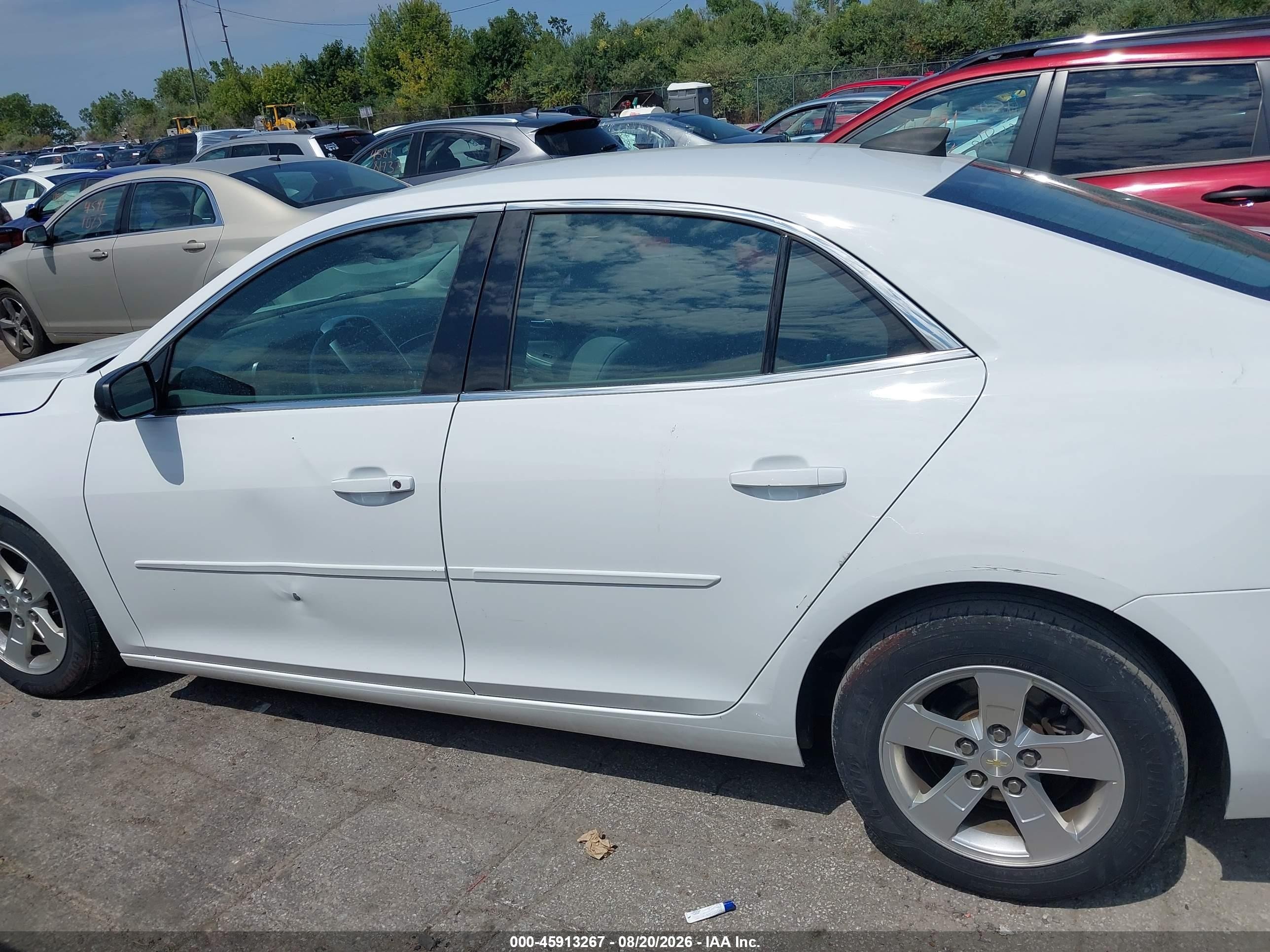 2015 Chevrolet Malibu Ls White vin: 1G11B5SL5FF241652