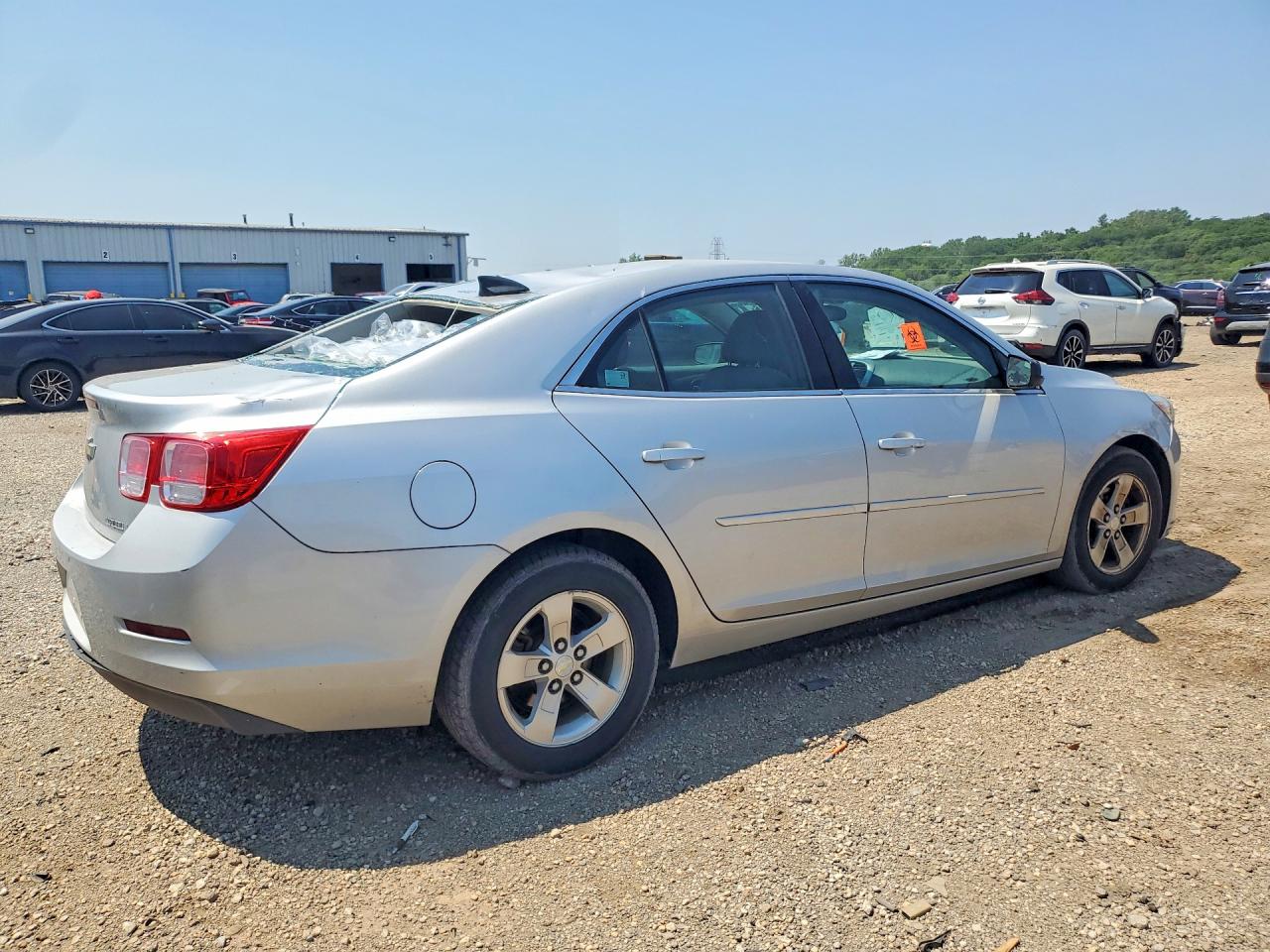 2015 Chevrolet Malibu Ls Серебряный vin: 1G11B5SL5FF346398