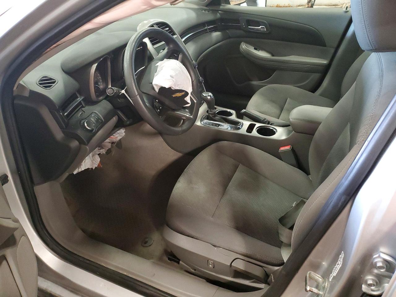 2015 Chevrolet Malibu Ls Серебряный vin: 1G11B5SL6FF143262