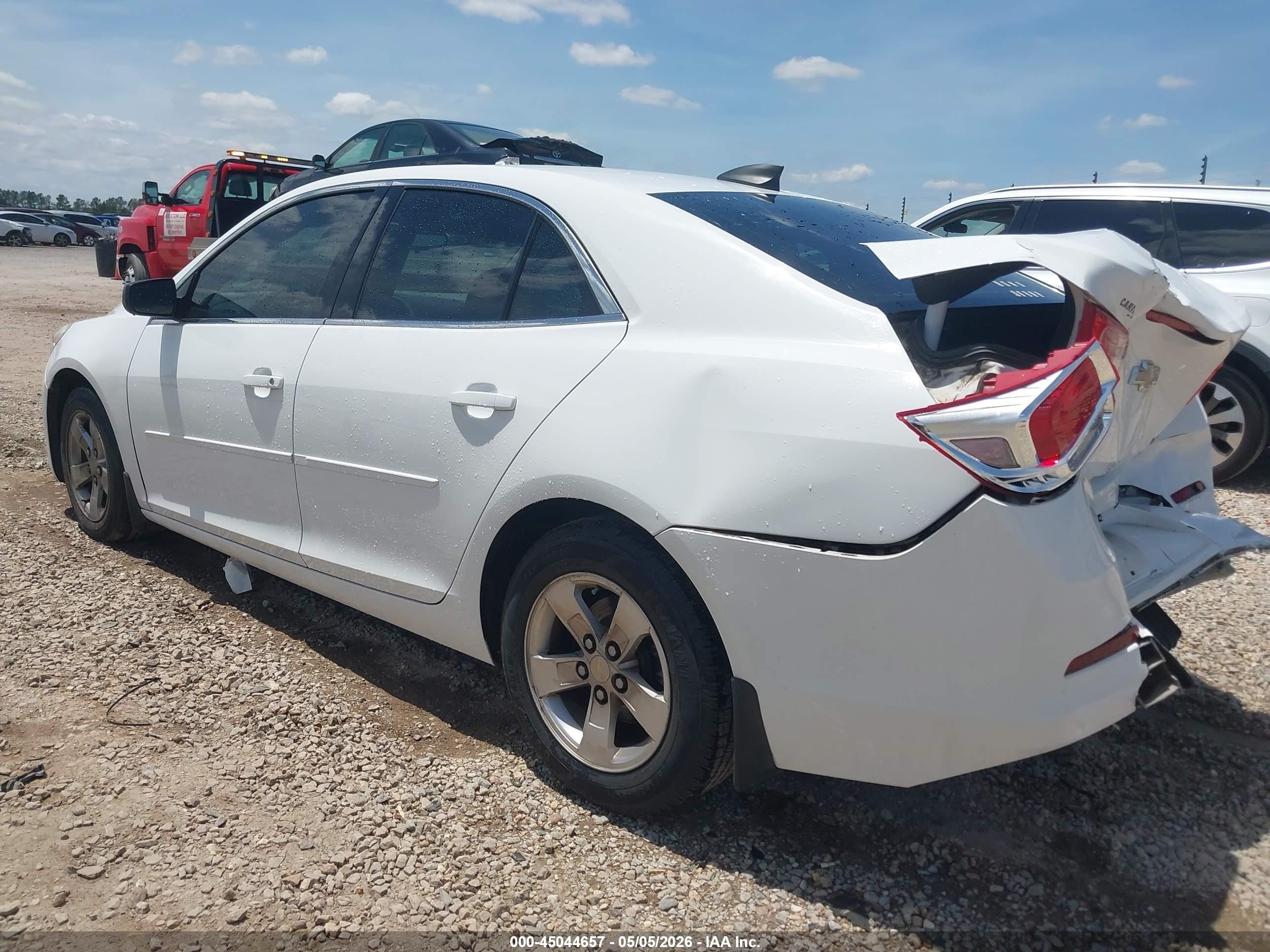 2015 Chevrolet Malibu Ls Белый vin: 1G11B5SL6FF223676