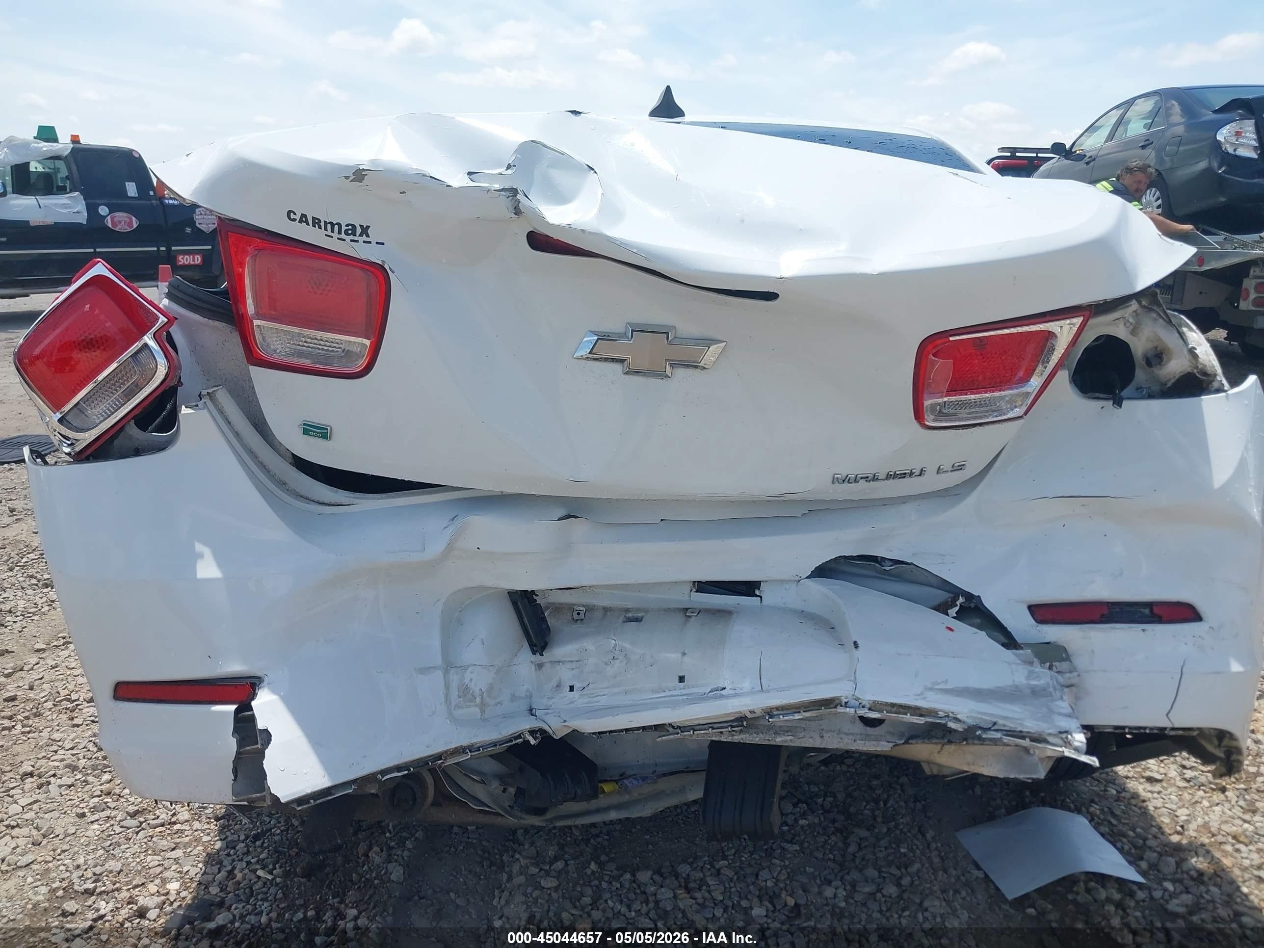 2015 Chevrolet Malibu Ls Белый vin: 1G11B5SL6FF223676