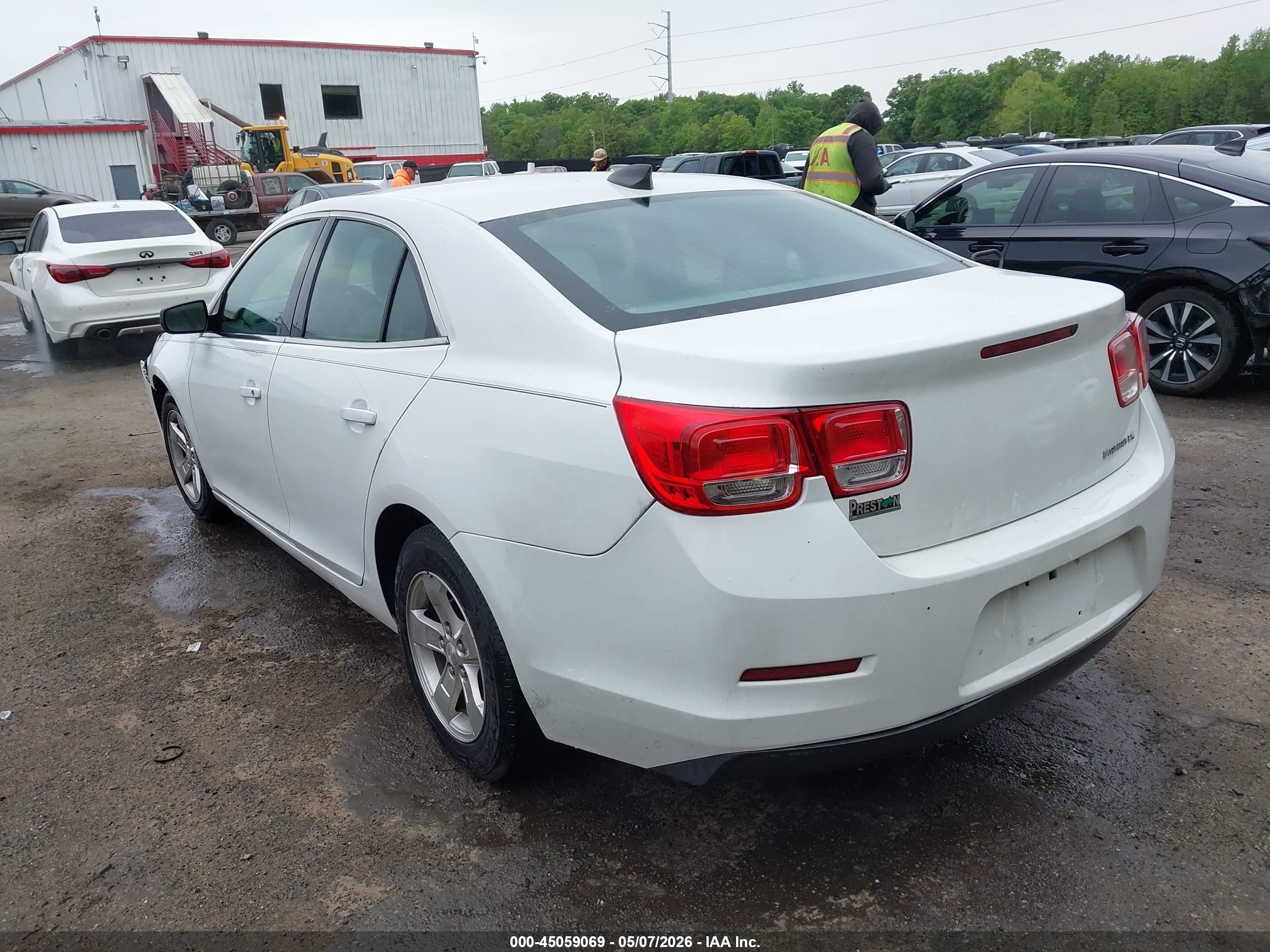 2015 Chevrolet Malibu Ls White vin: 1G11B5SL7FF107015