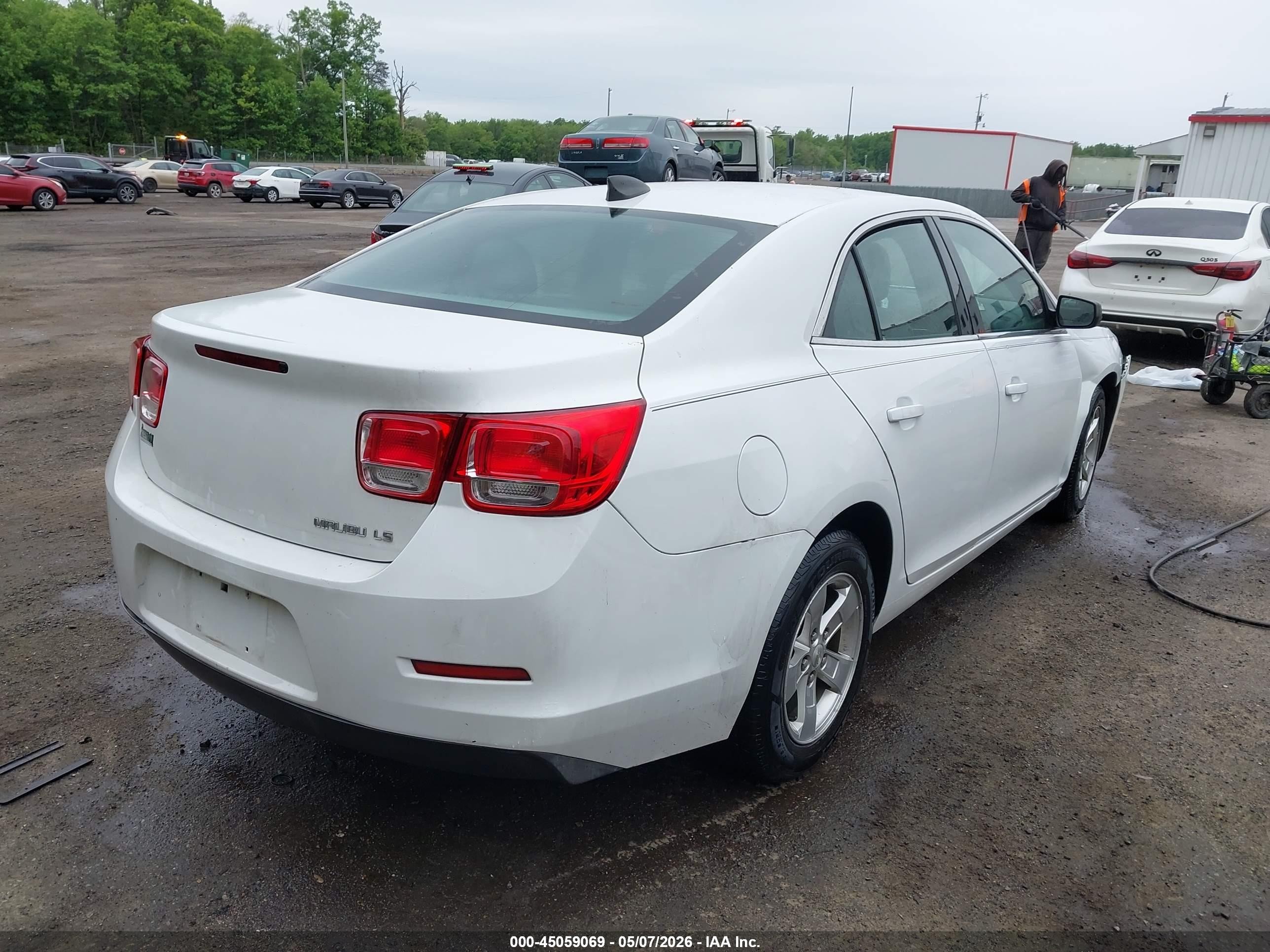 2015 Chevrolet Malibu Ls White vin: 1G11B5SL7FF107015