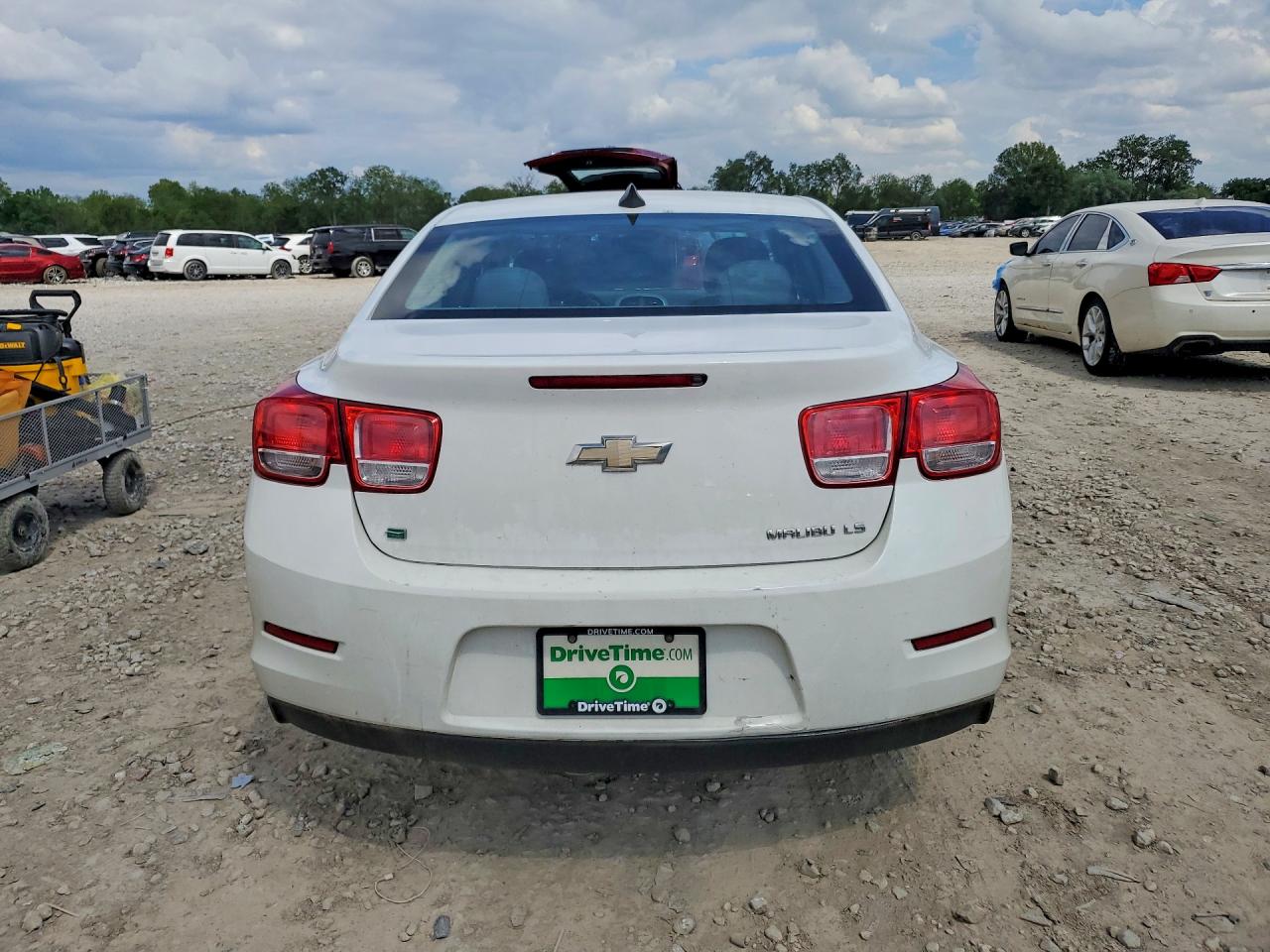 2015 Chevrolet Malibu Ls White vin: 1G11B5SL7FF302192