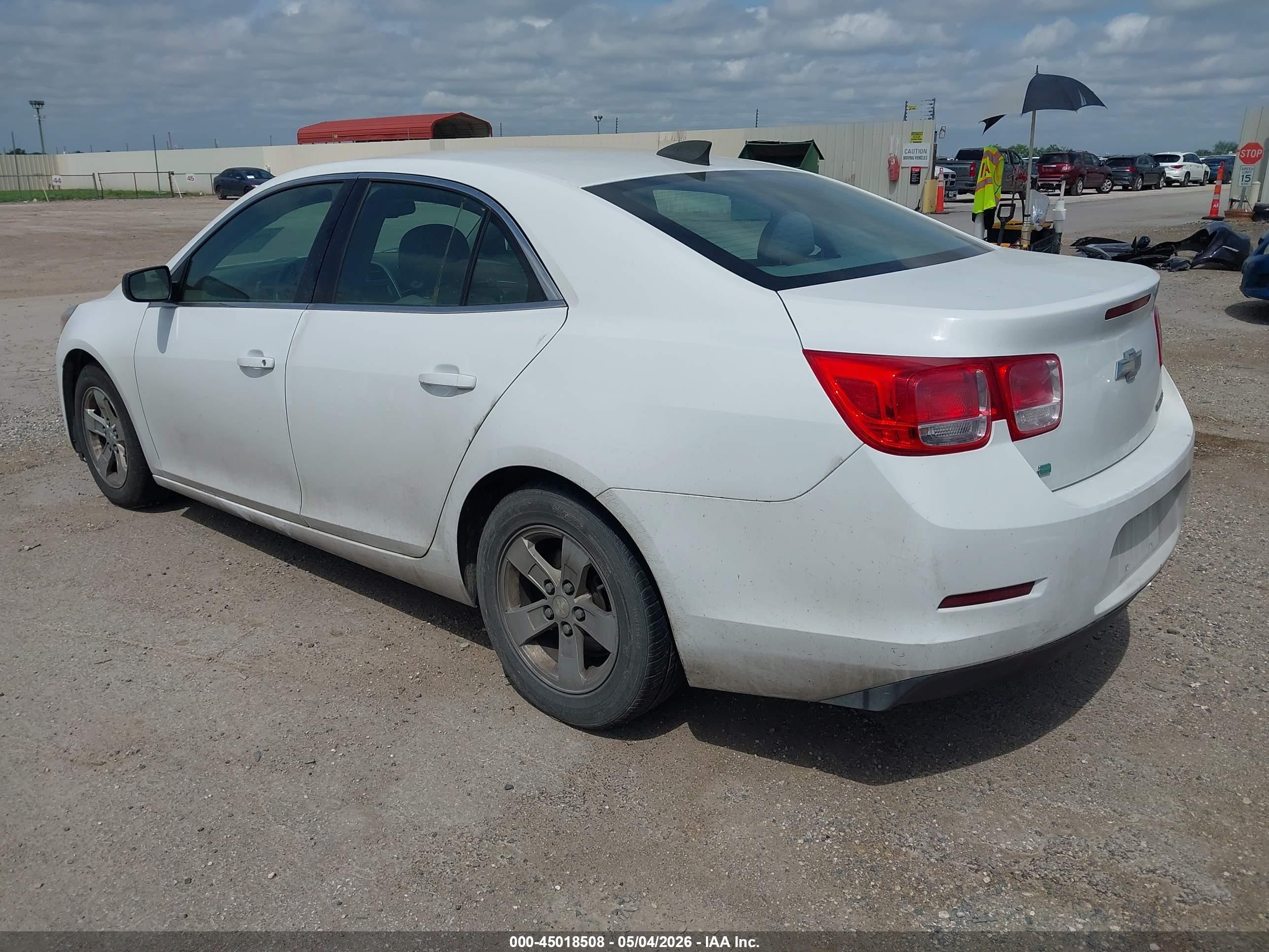 2015 Chevrolet Malibu Ls White vin: 1G11B5SL7FF310826