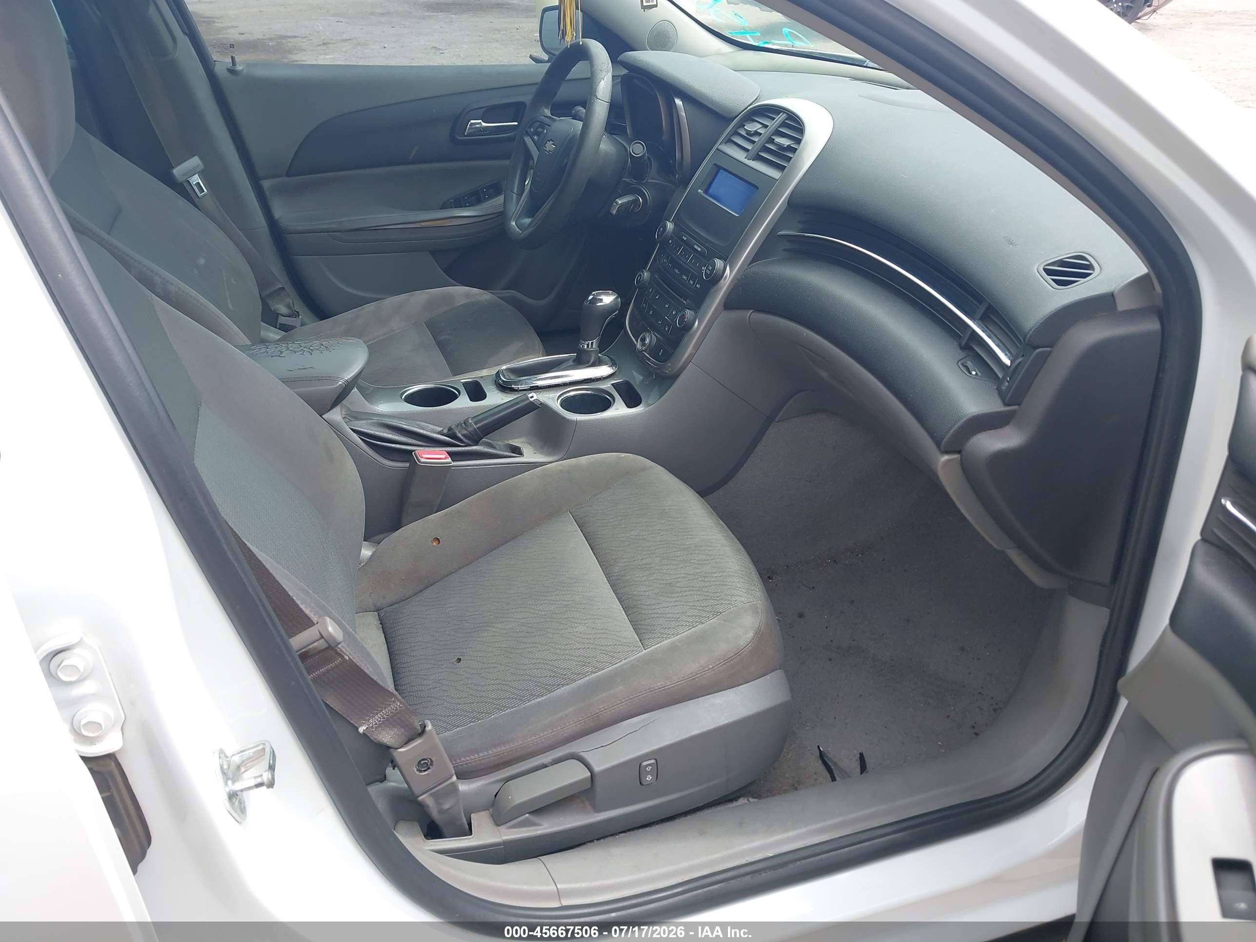 2015 Chevrolet Malibu Ls White vin: 1G11B5SL7FF316903
