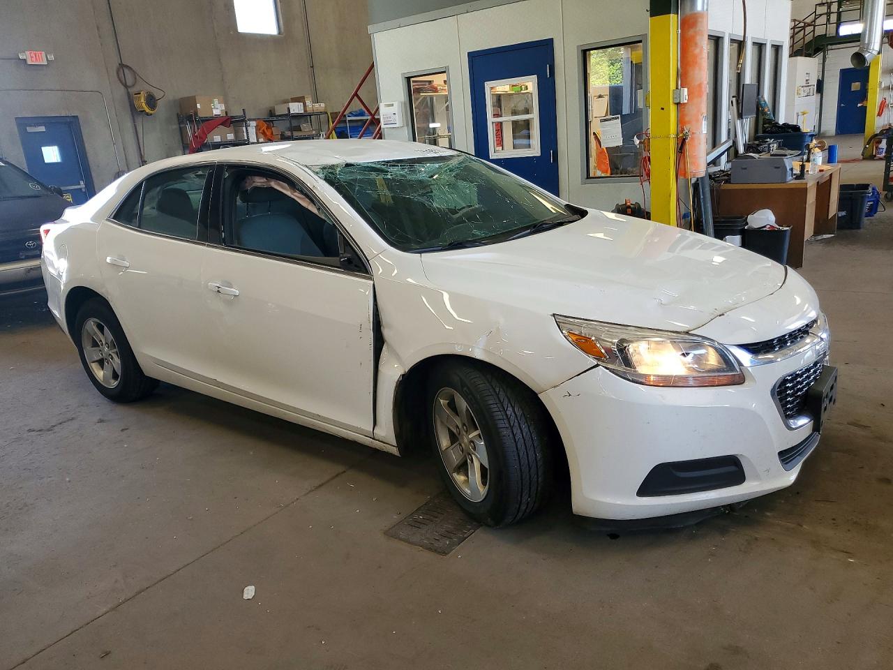 2014 Chevrolet Malibu Ls White vin: 1G11B5SL8EF114859
