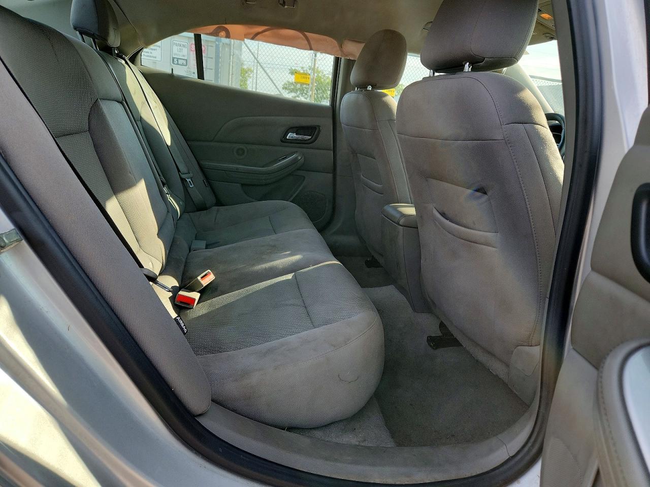 2014 Chevrolet Malibu Ls Silver vin: 1G11B5SL8EF117633