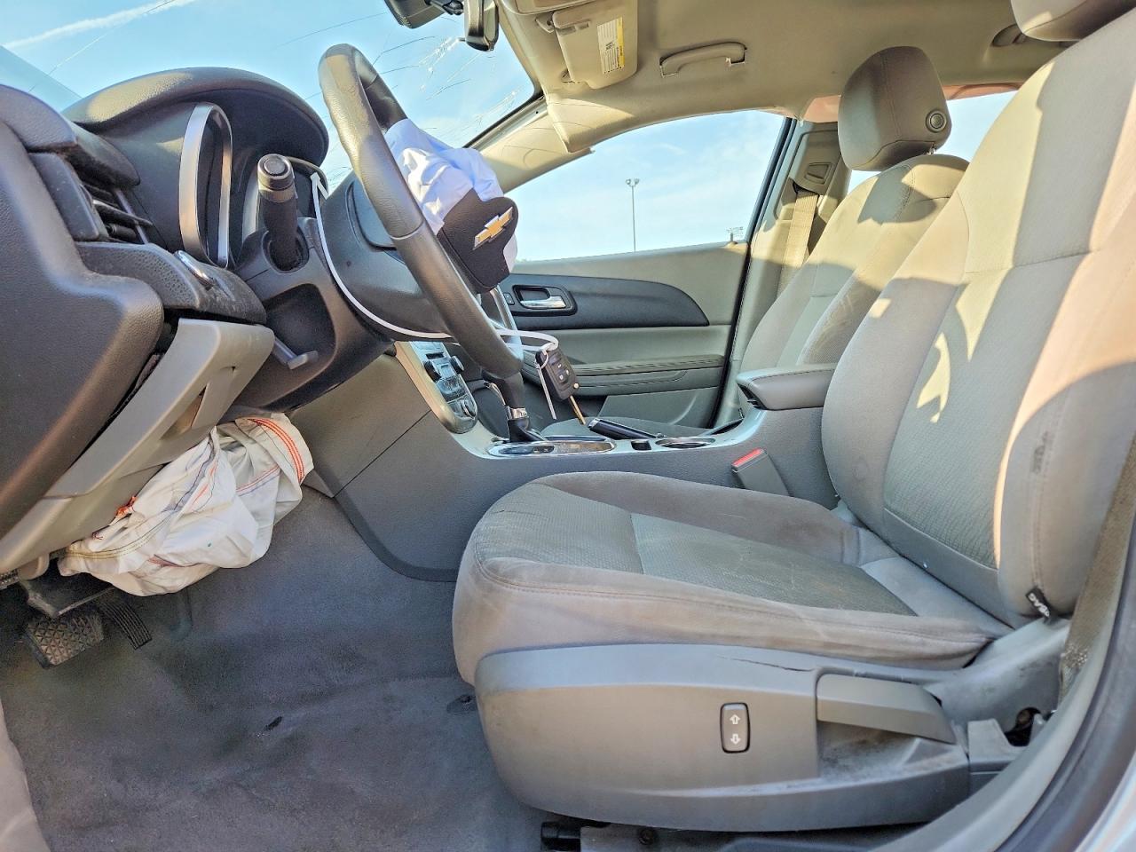 2014 Chevrolet Malibu Ls Silver vin: 1G11B5SL8EF117633