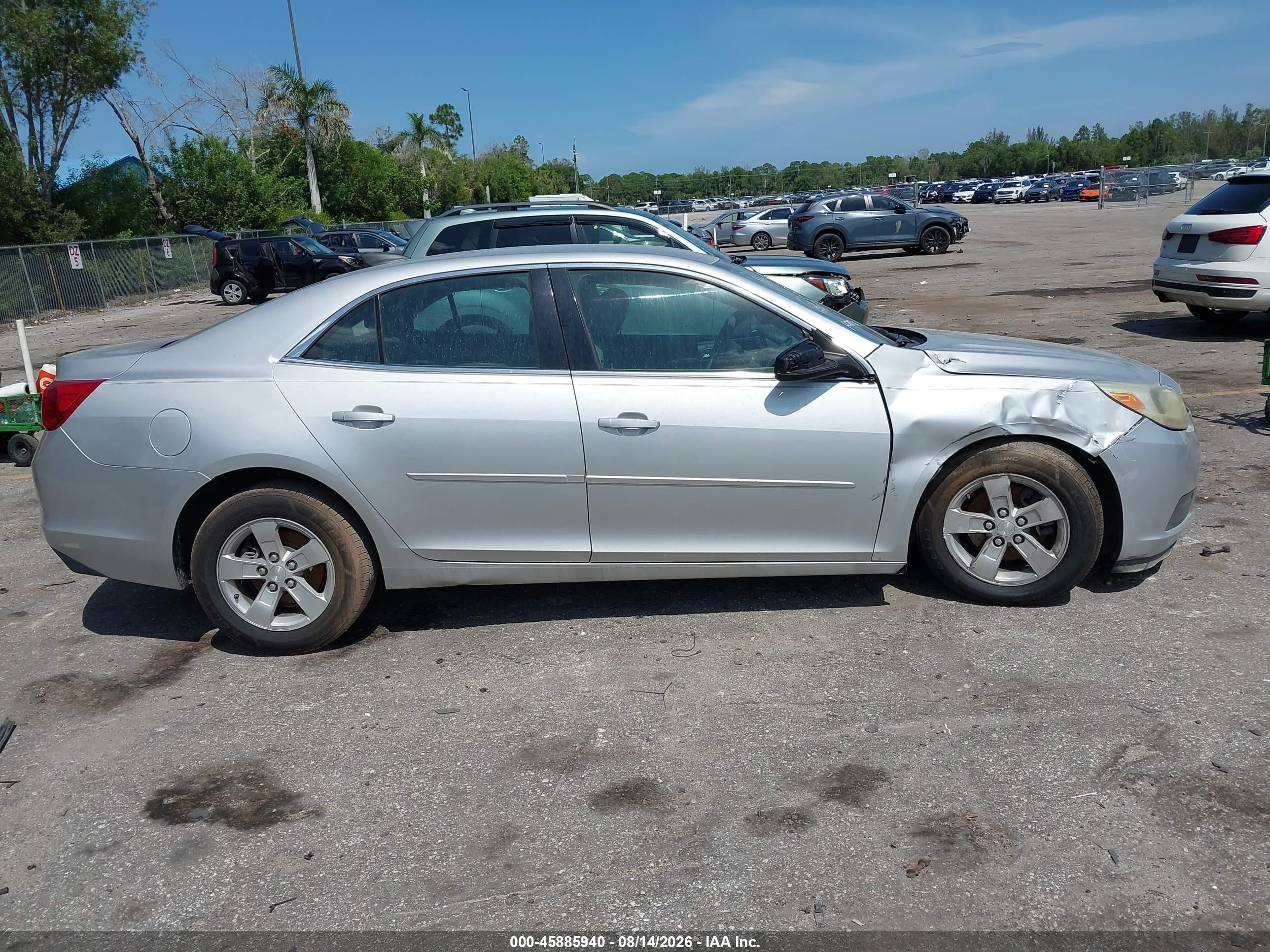 2015 Chevrolet Malibu Ls Серебряный vin: 1G11B5SL8FF111428