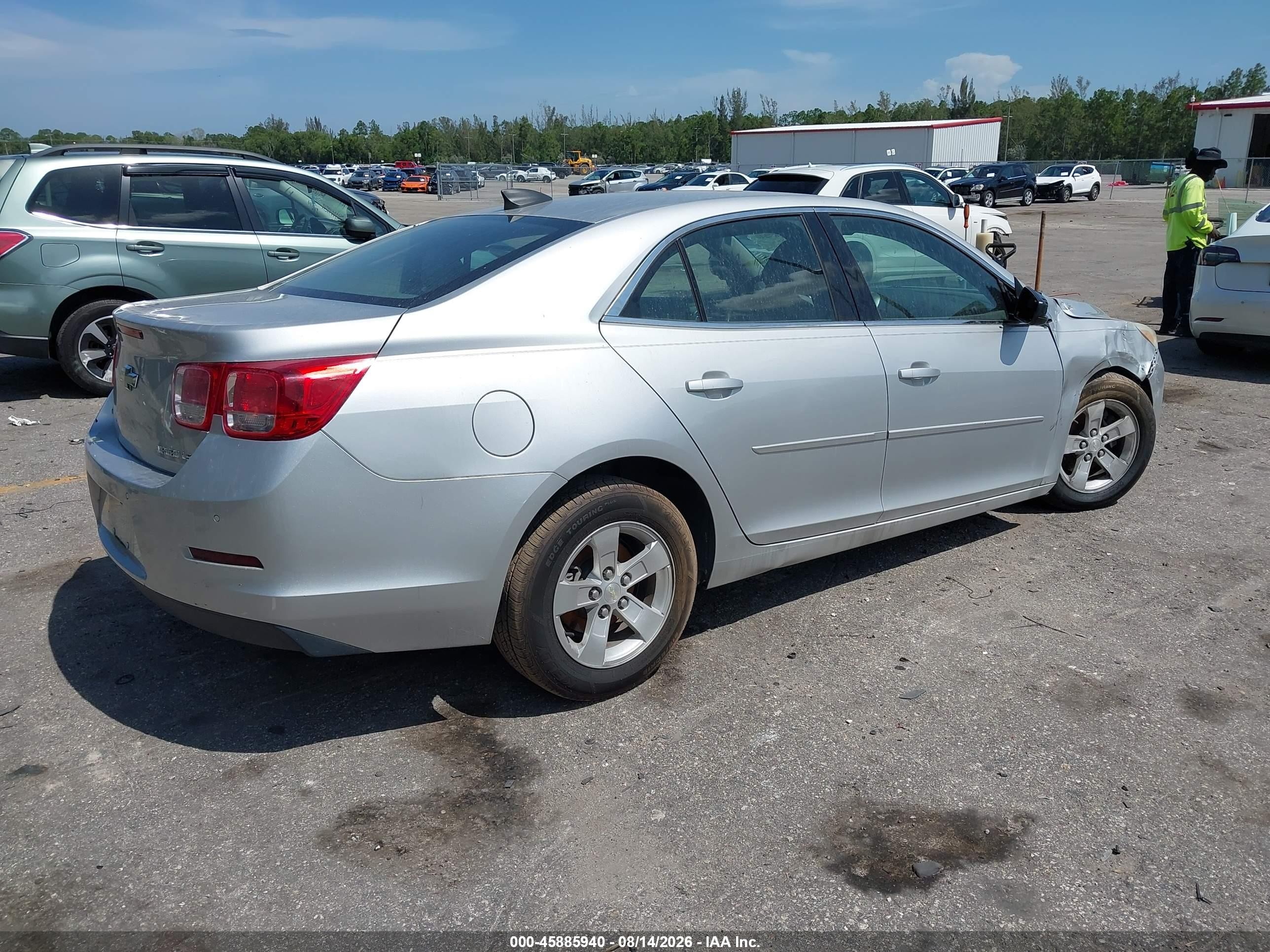 2015 Chevrolet Malibu Ls Серебряный vin: 1G11B5SL8FF111428