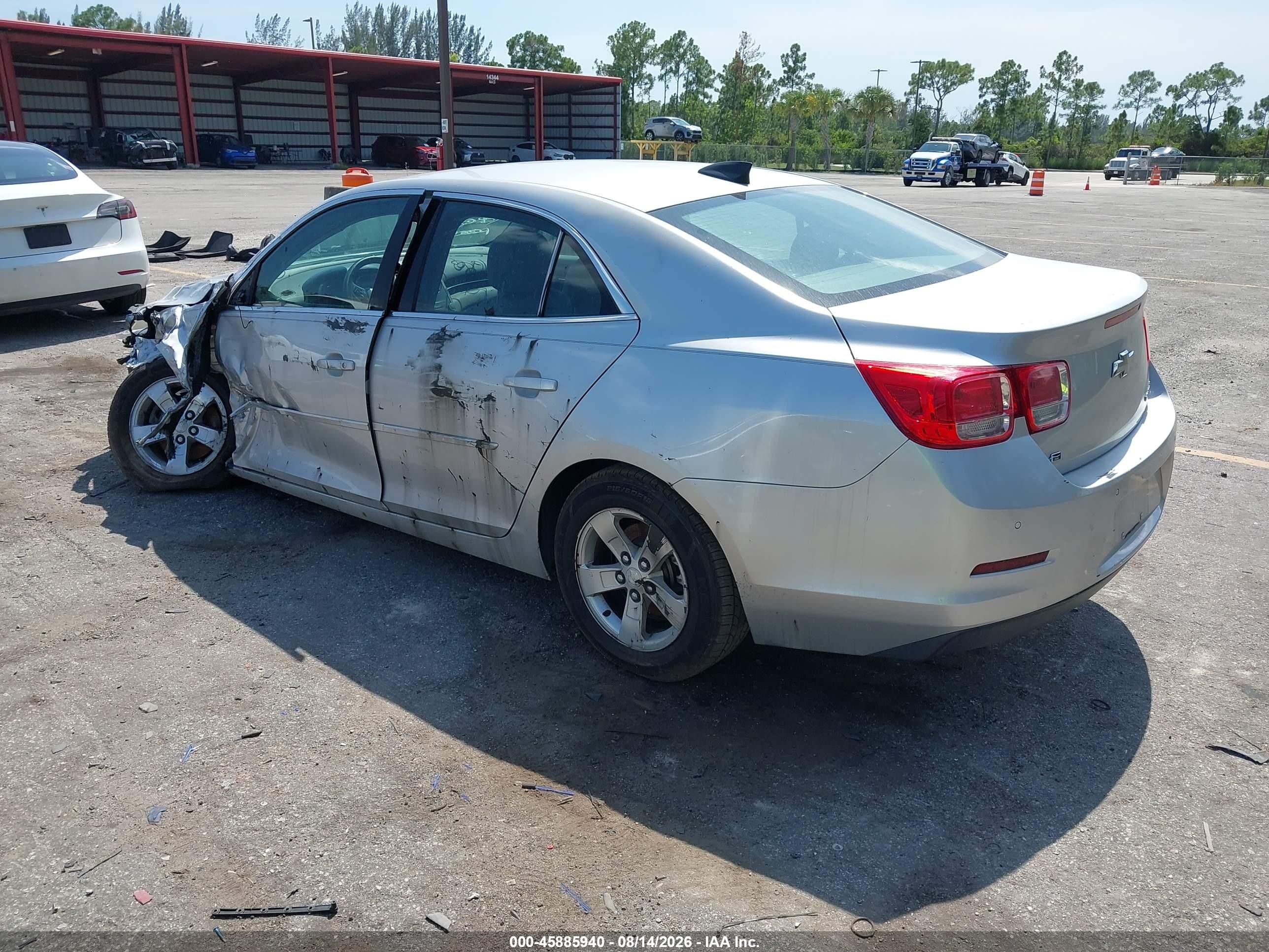 2015 Chevrolet Malibu Ls Серебряный vin: 1G11B5SL8FF111428
