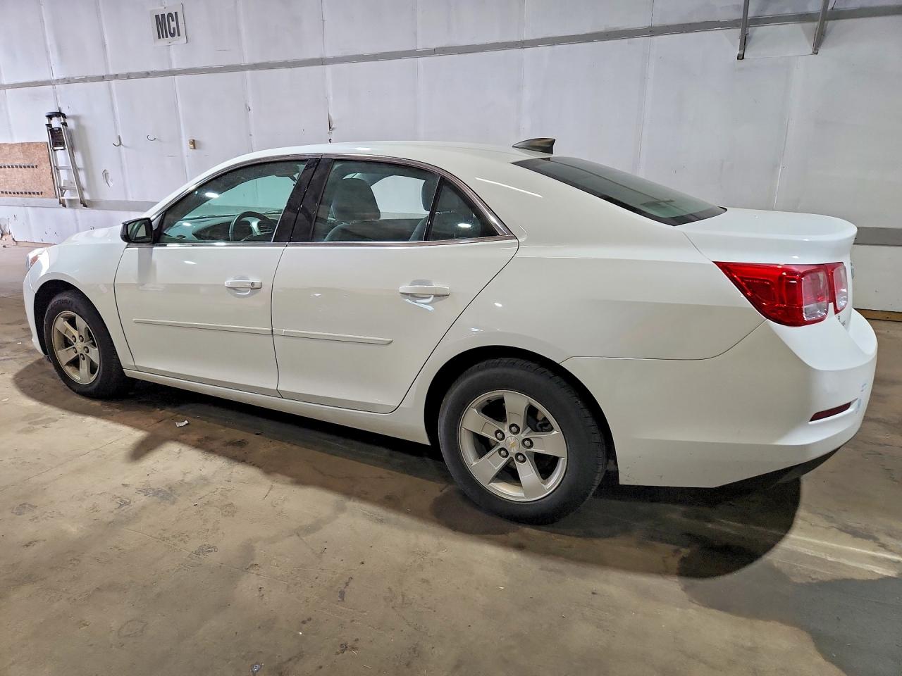 2015 Chevrolet Malibu Ls White vin: 1G11B5SL8FF165277