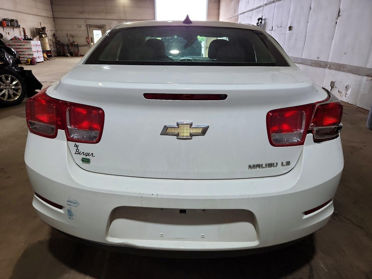 2015 Chevrolet Malibu Ls White vin: 1G11B5SL8FF165277