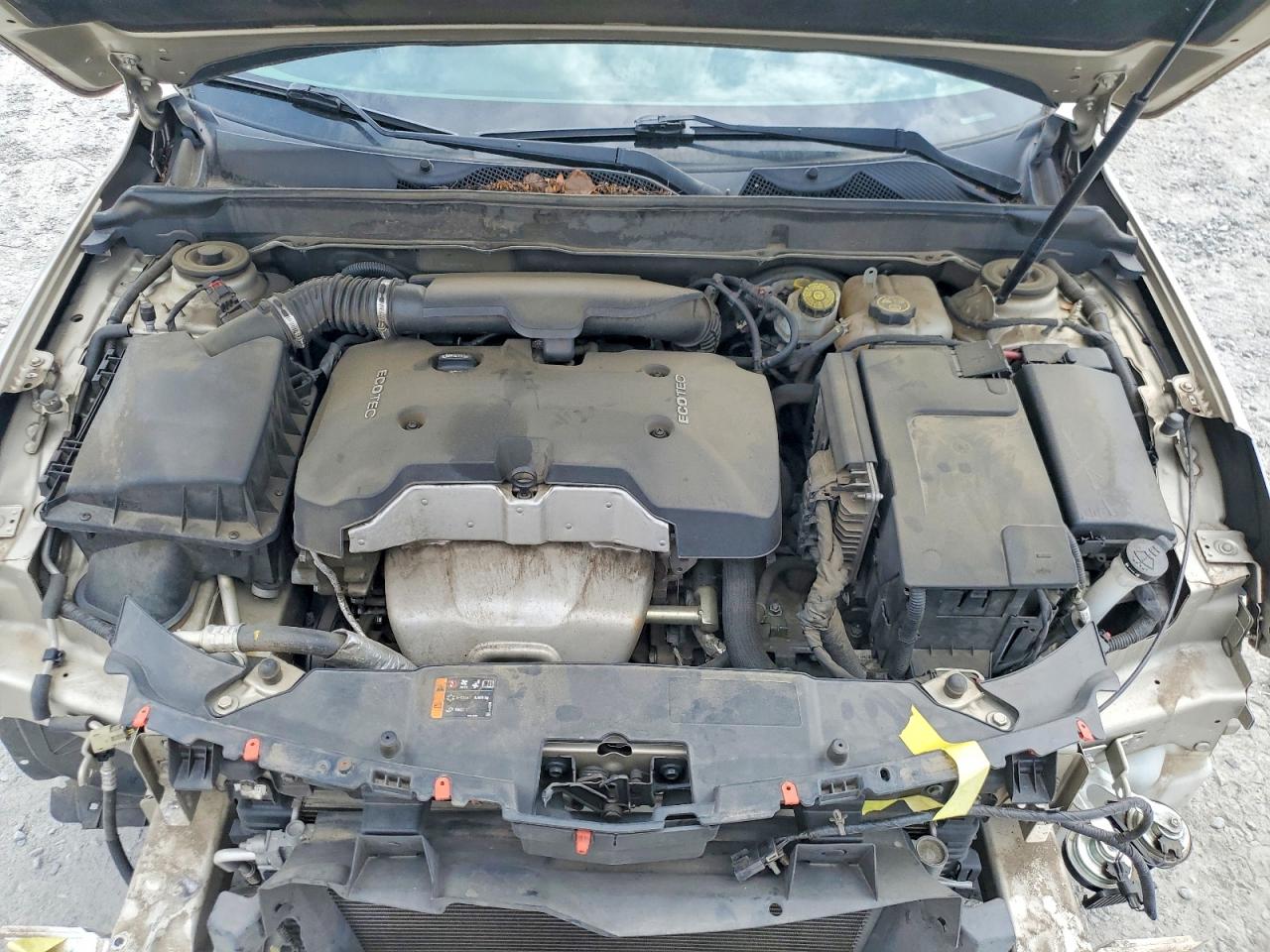2015 Chevrolet Malibu Ls Cream vin: 1G11B5SL8FF309345