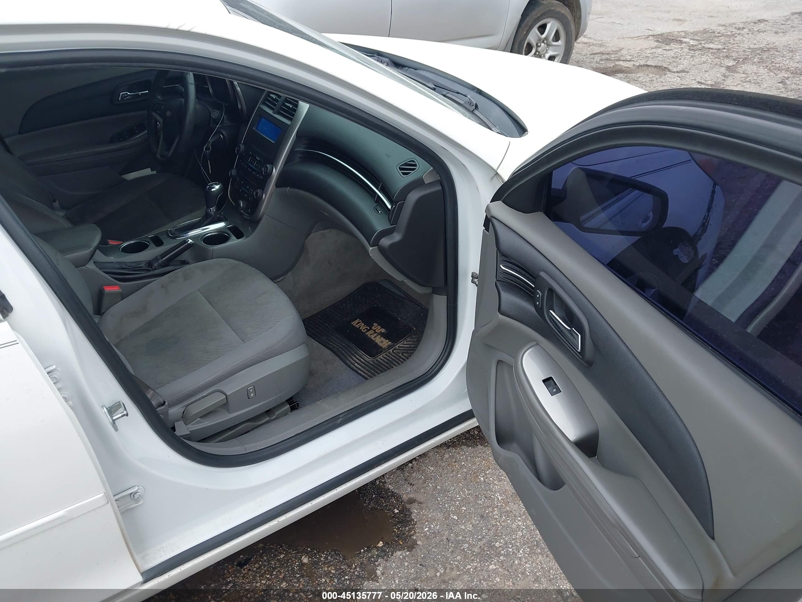 2015 Chevrolet Malibu Ls White vin: 1G11B5SL8FF345875