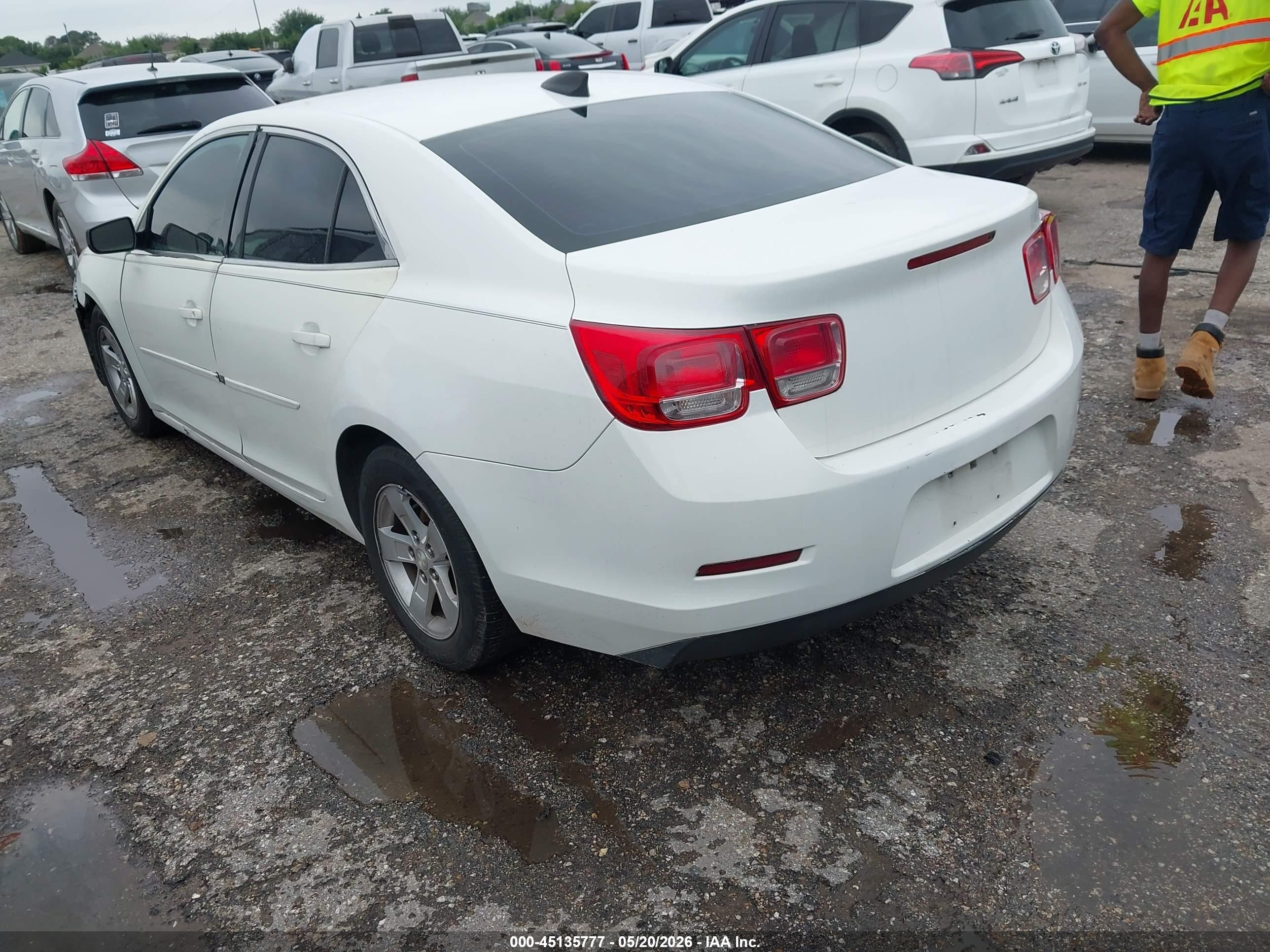 2015 Chevrolet Malibu Ls White vin: 1G11B5SL8FF345875