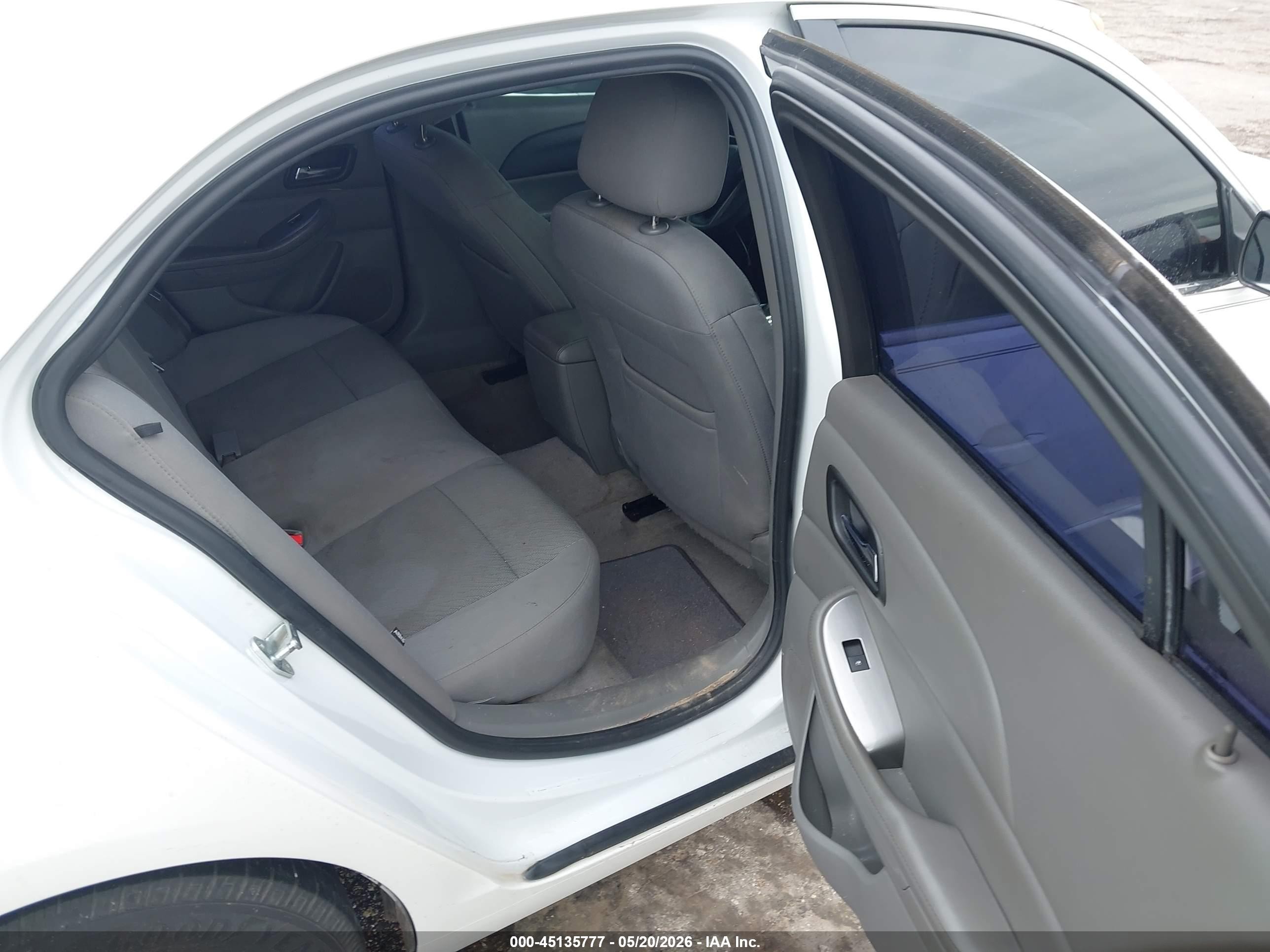 2015 Chevrolet Malibu Ls White vin: 1G11B5SL8FF345875