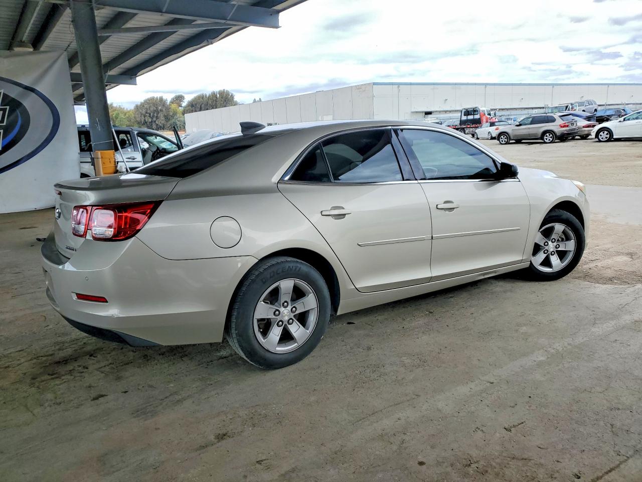 2015 Chevrolet Malibu Ls Beige vin: 1G11B5SL9FF200196