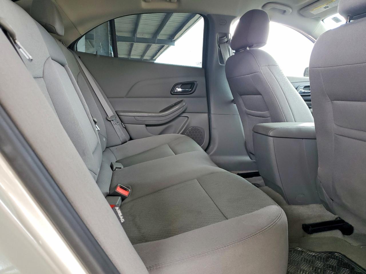 2015 Chevrolet Malibu Ls Beige vin: 1G11B5SL9FF200196