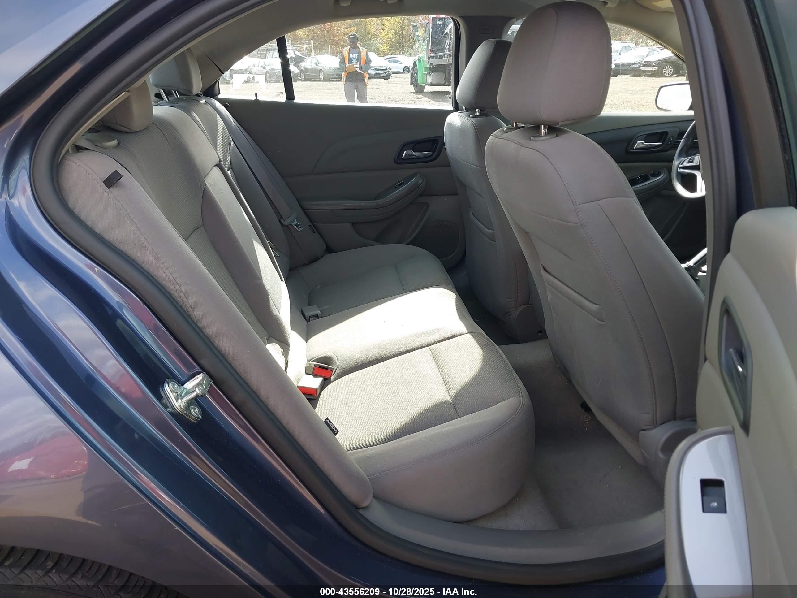 2015 Chevrolet Malibu Ls Blue vin: 1G11B5SL9FF218472