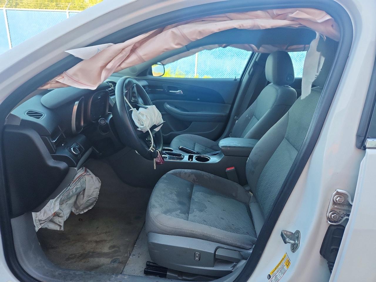 2015 Chevrolet Malibu Ls White vin: 1G11B5SL9FF238849