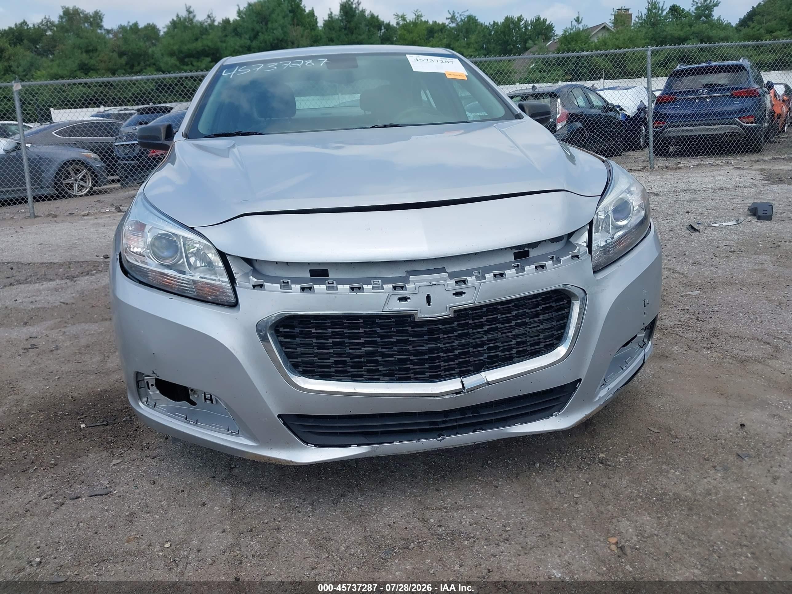 2015 Chevrolet Malibu Ls Серебряный vin: 1G11B5SLXFF114668