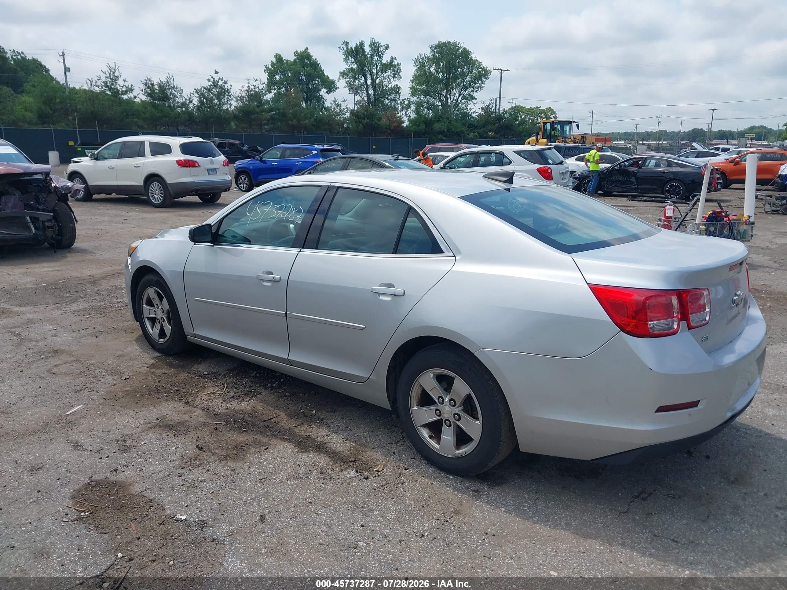 2015 Chevrolet Malibu Ls Серебряный vin: 1G11B5SLXFF114668