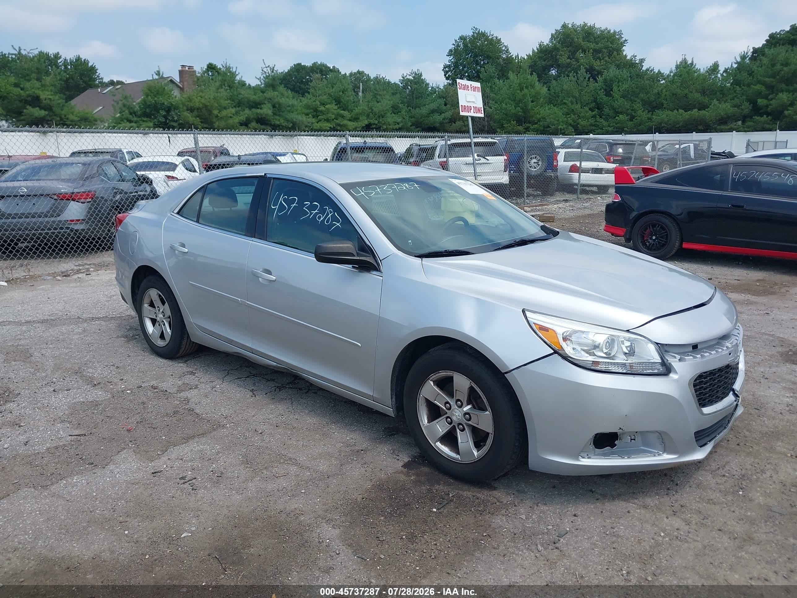 2015 Chevrolet Malibu Ls Серебряный vin: 1G11B5SLXFF114668