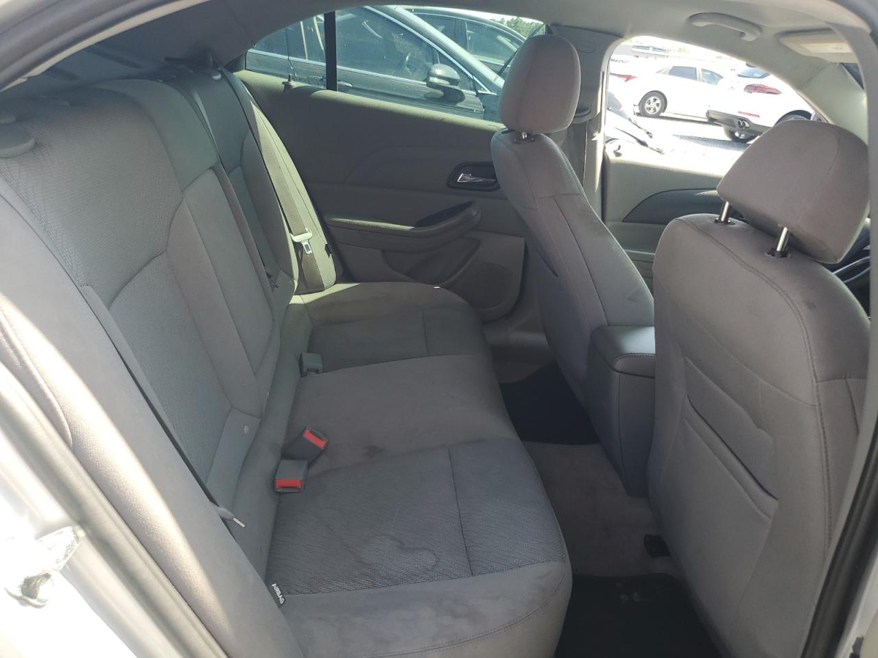 2015 Chevrolet Malibu Ls Серебряный vin: 1G11B5SLXFF298946