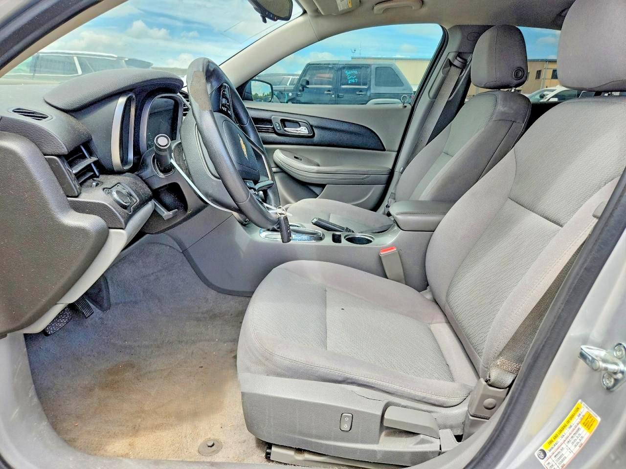 2015 Chevrolet Malibu Ls Silver vin: 1G11B5SLXFF310397