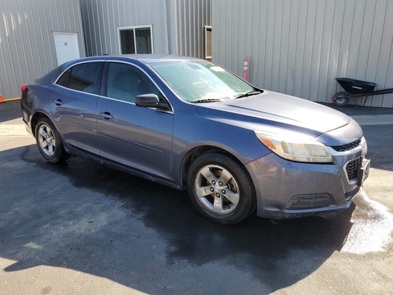 2015 Chevrolet Malibu Ls Blue vin: 1G11B5SLXFF331878 Damage: Front Bumper, Dent(S) W/No Paint Dmg, 4 To 5 Inches