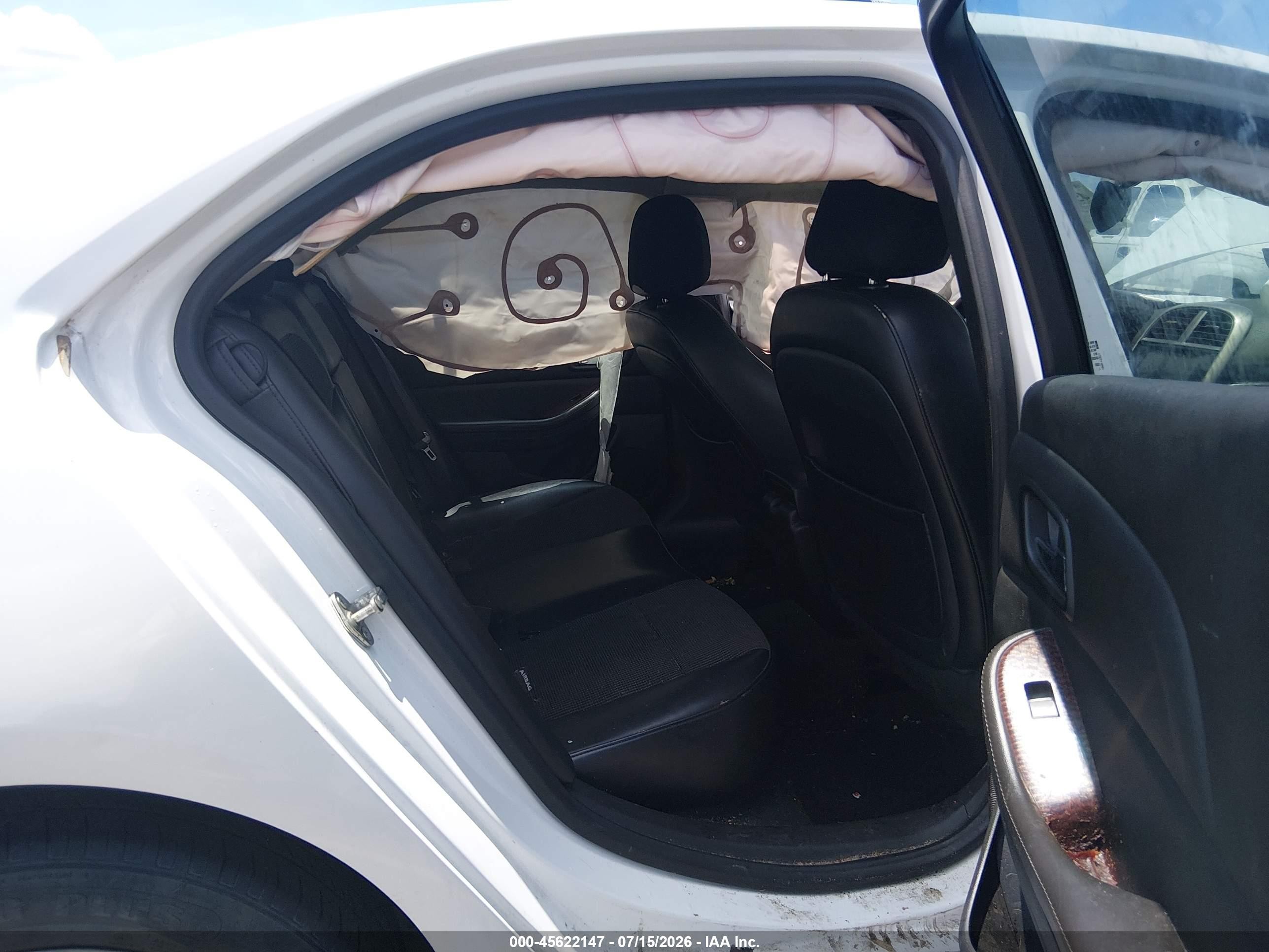 2013 Chevrolet Malibu 1lt Белый vin: 1G11C5SA0DF258075