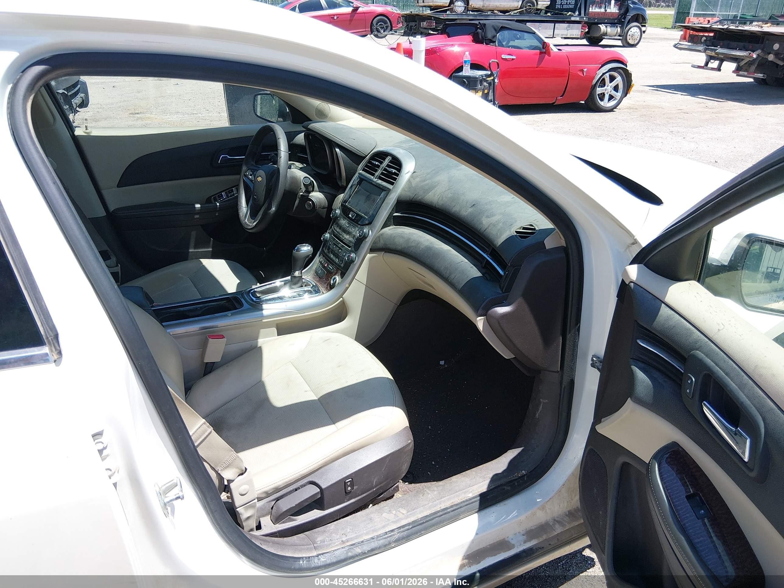 2013 Chevrolet Malibu 1lt White vin: 1G11C5SA0DF350948