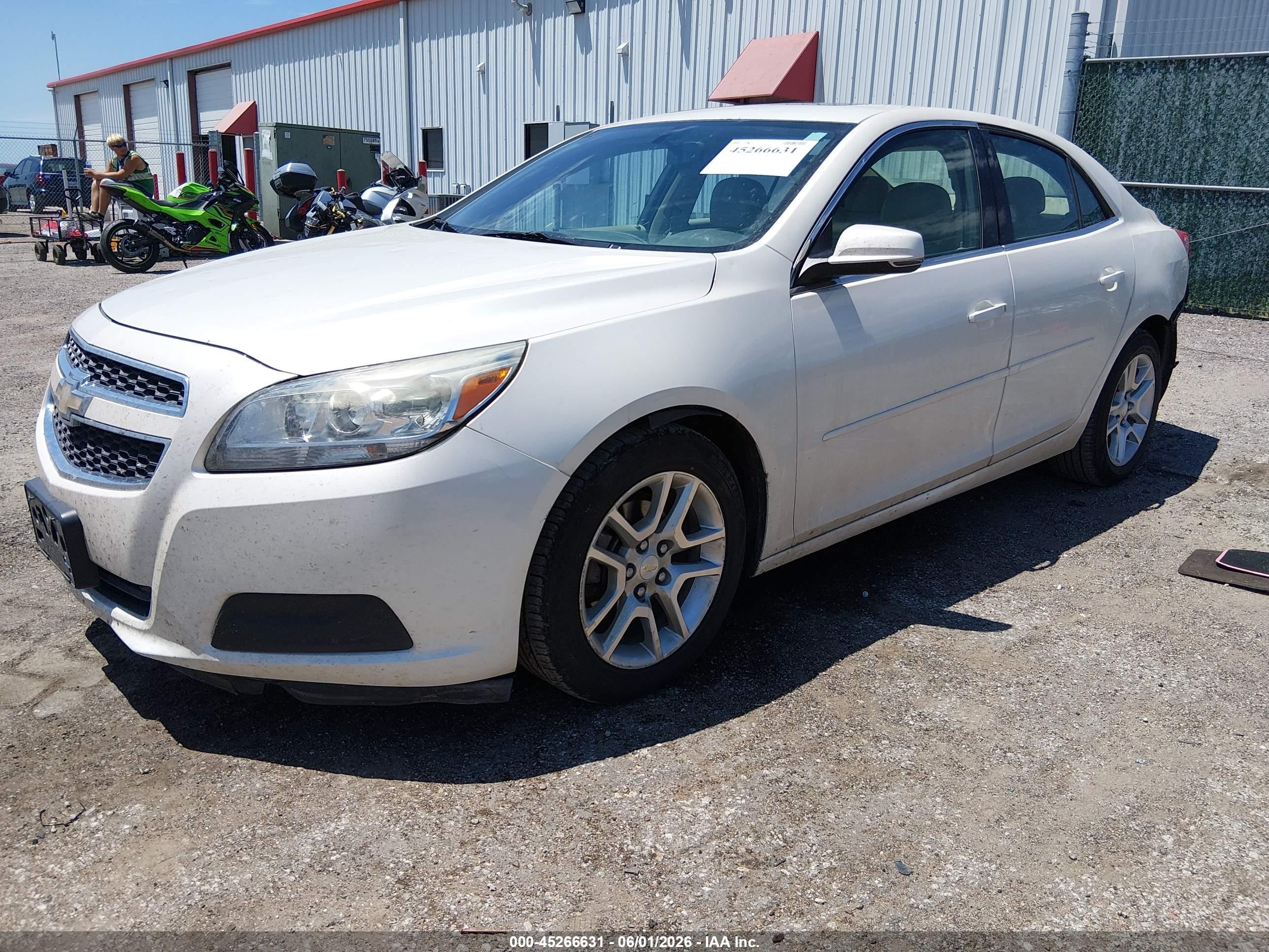 2013 Chevrolet Malibu 1lt White vin: 1G11C5SA0DF350948