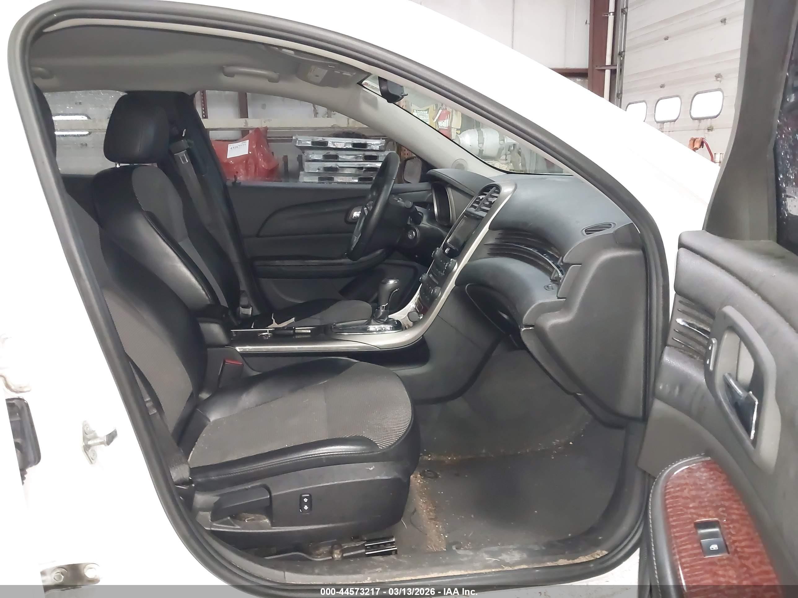 2013 Chevrolet Malibu 1lt White vin: 1G11C5SA1DF125194