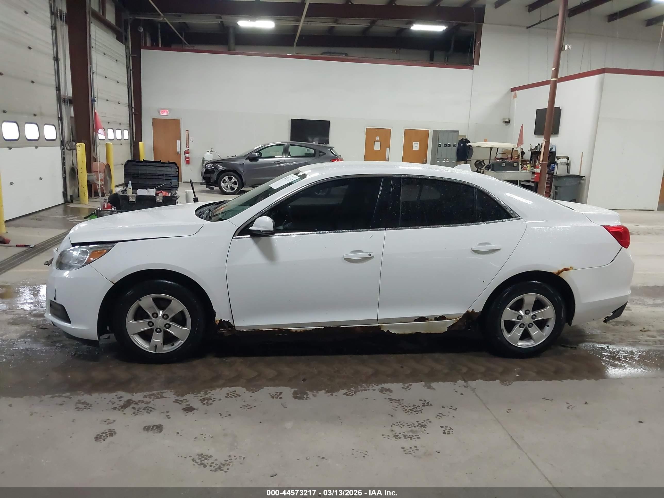 2013 Chevrolet Malibu 1lt White vin: 1G11C5SA1DF125194