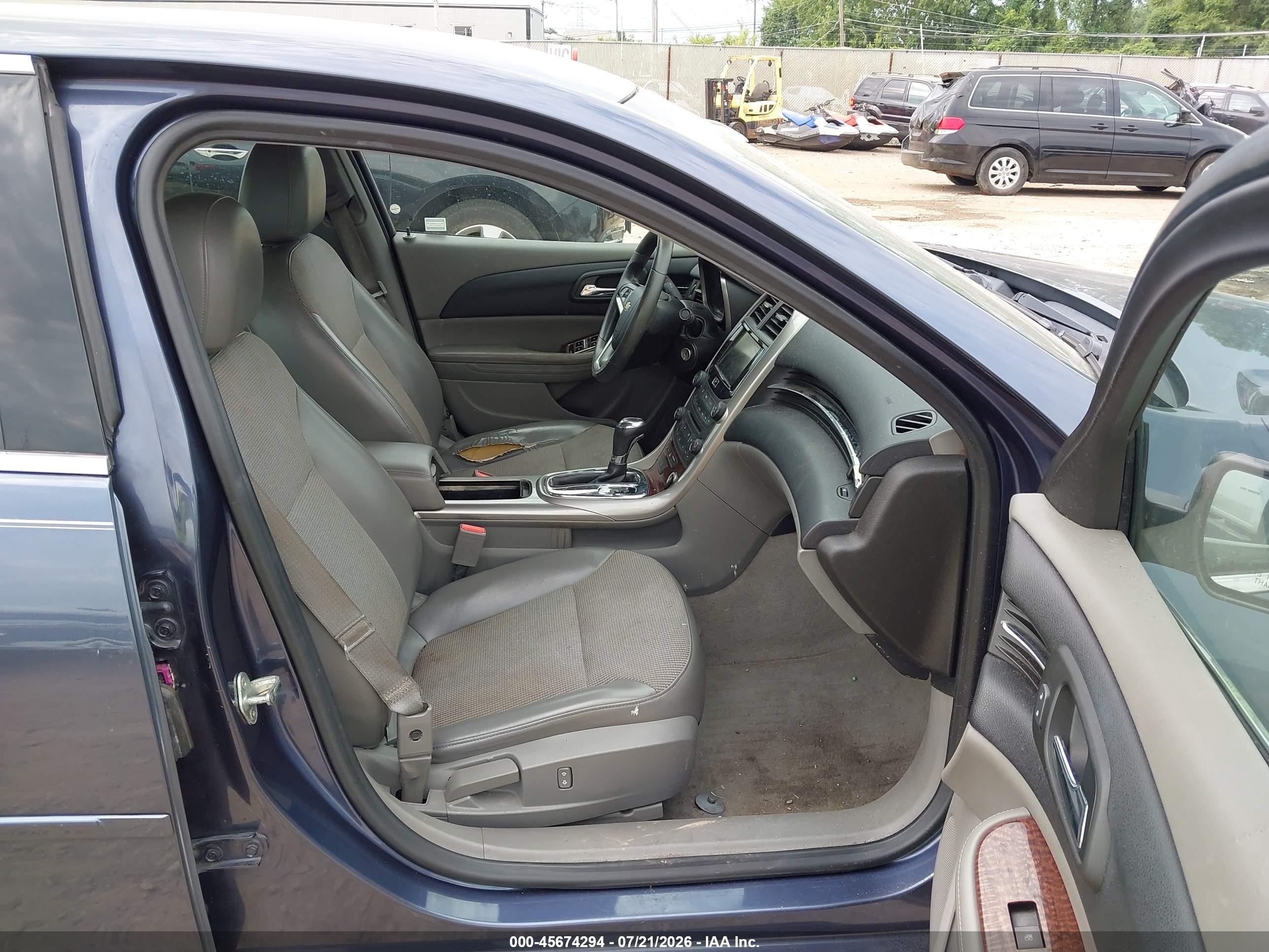 2013 Chevrolet Malibu 1lt Navy vin: 1G11C5SA1DF297080