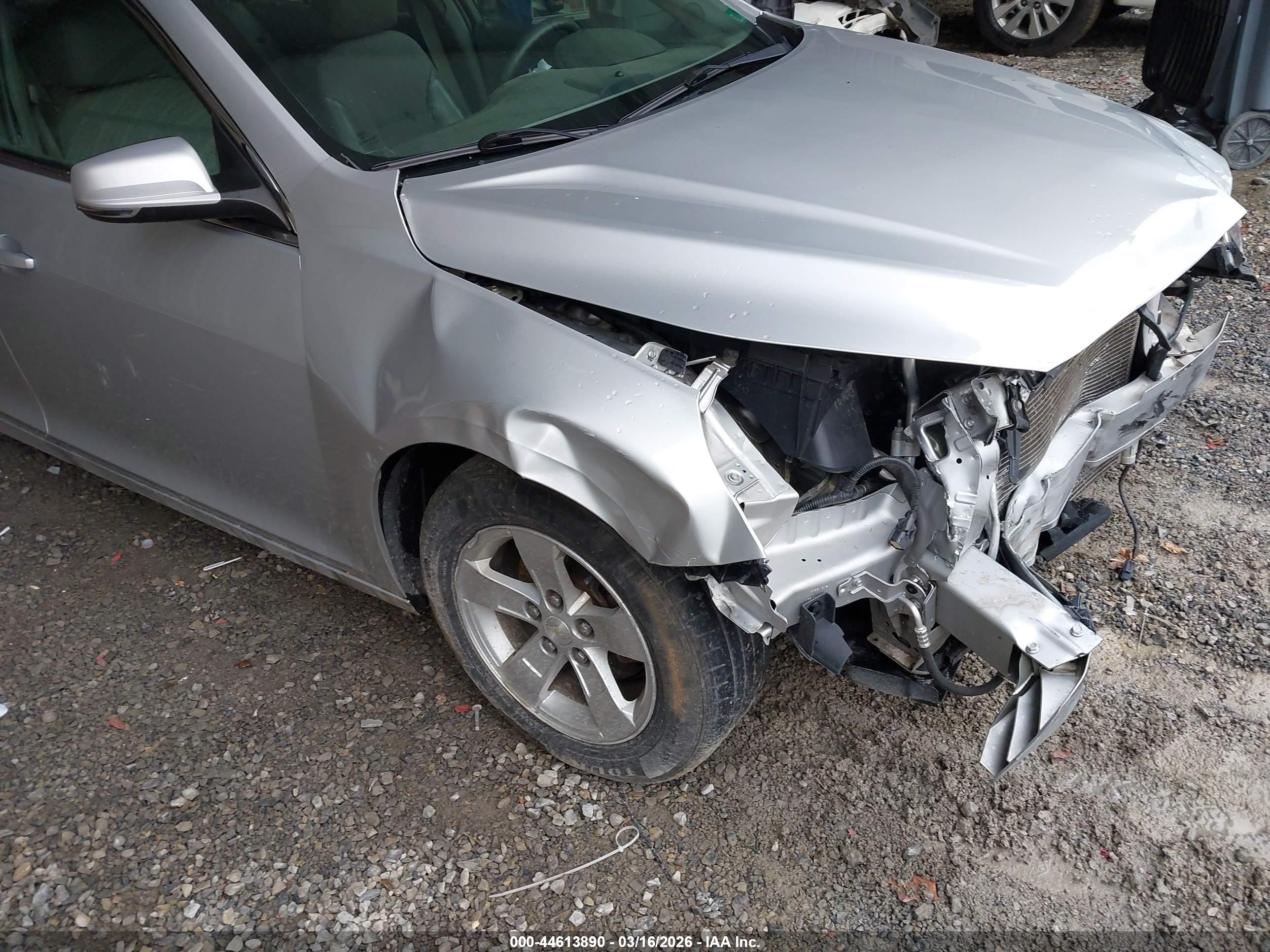 2013 Chevrolet Malibu 1lt Silver vin: 1G11C5SA2DF238412