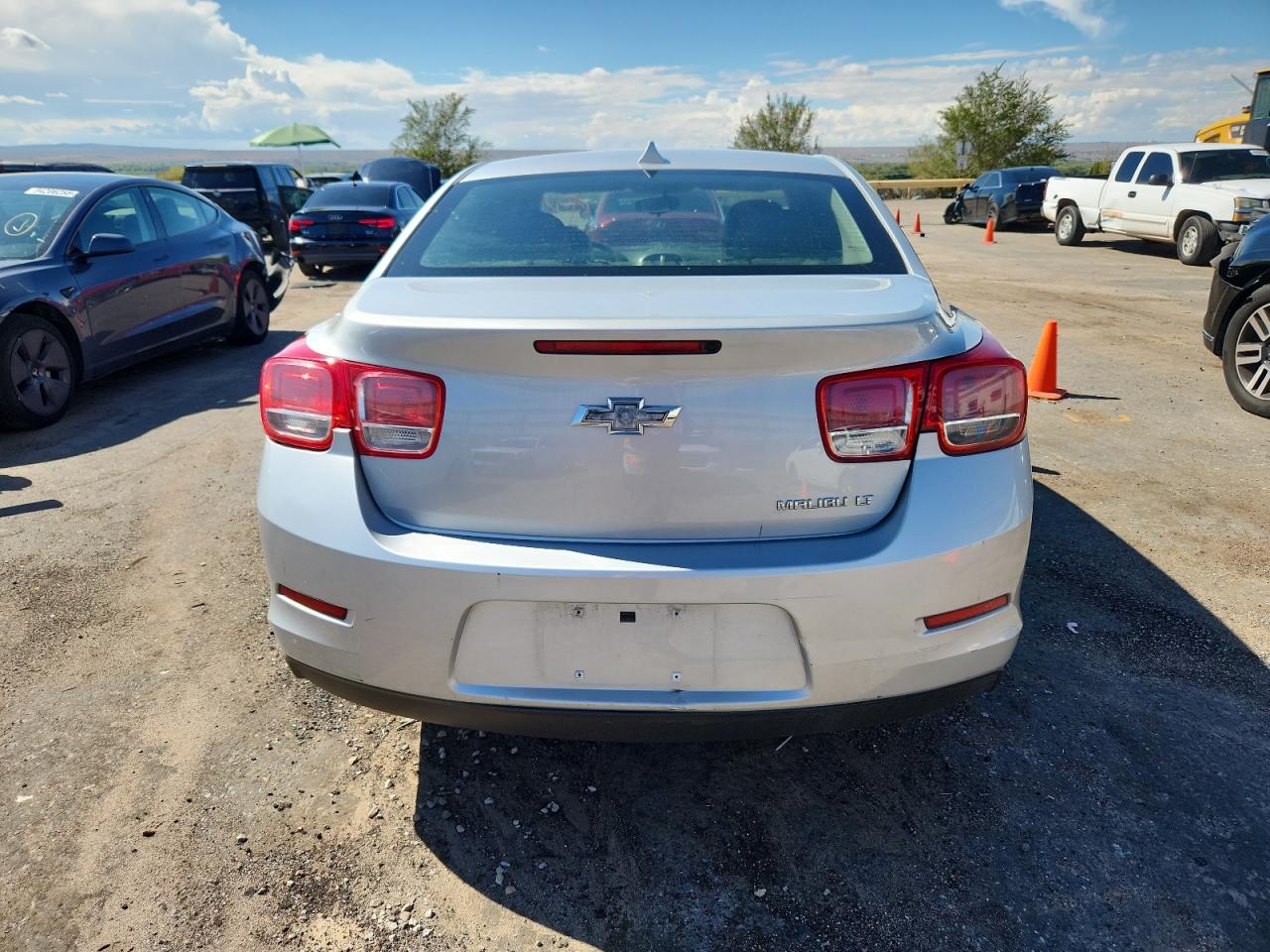 2013 Chevrolet Malibu 1lt White vin: 1G11C5SA3DF233364