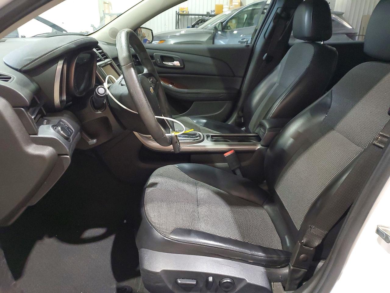 2013 Chevrolet Malibu 1lt White vin: 1G11C5SA3DF298165