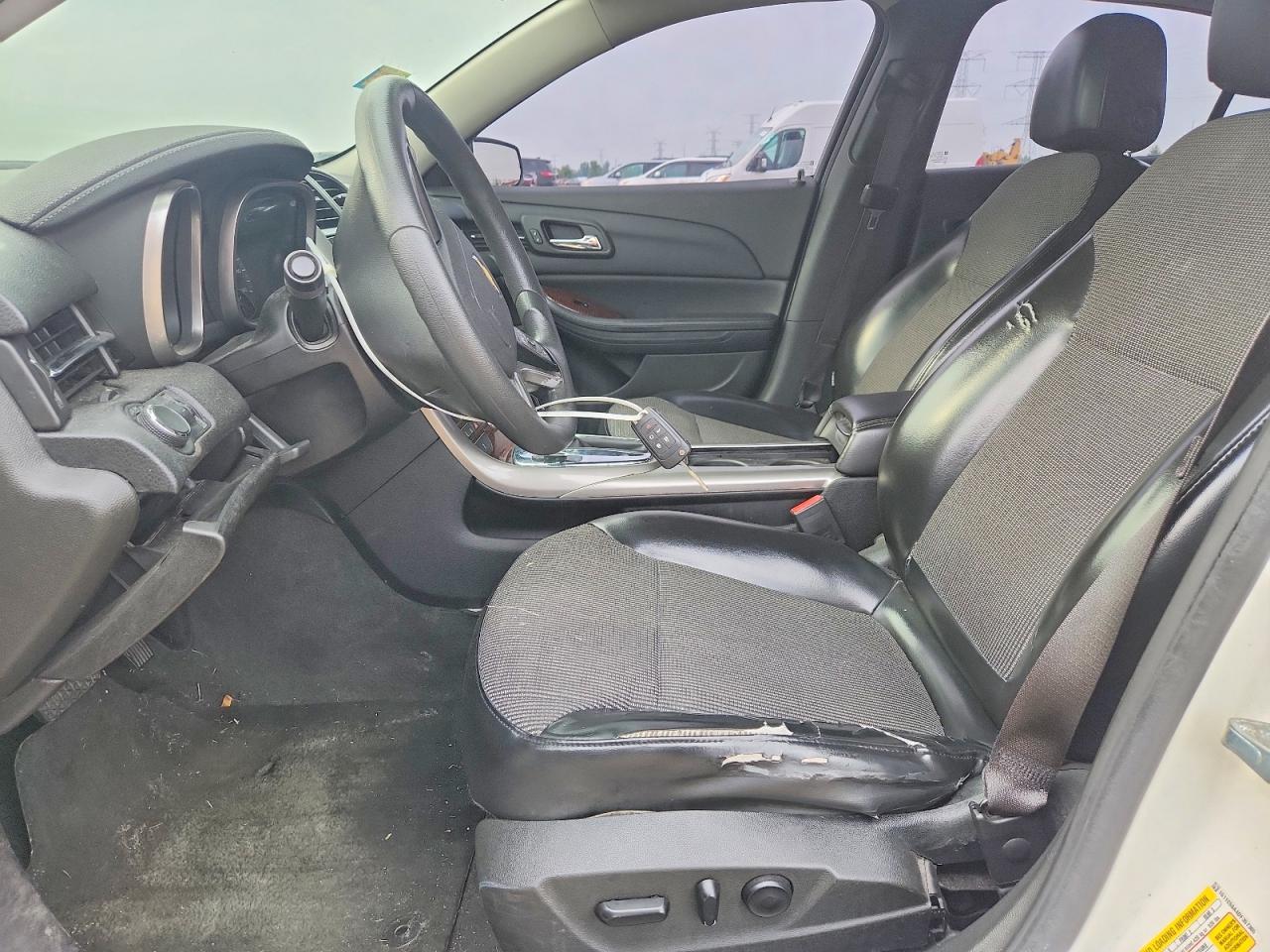 2013 Chevrolet Malibu 1lt White vin: 1G11C5SA4DF357305