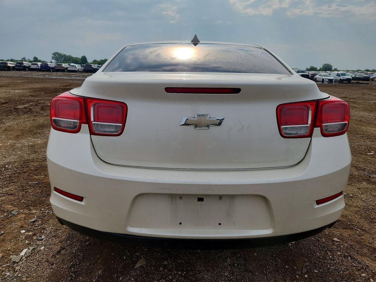 2013 Chevrolet Malibu 1lt White vin: 1G11C5SA4DF357305