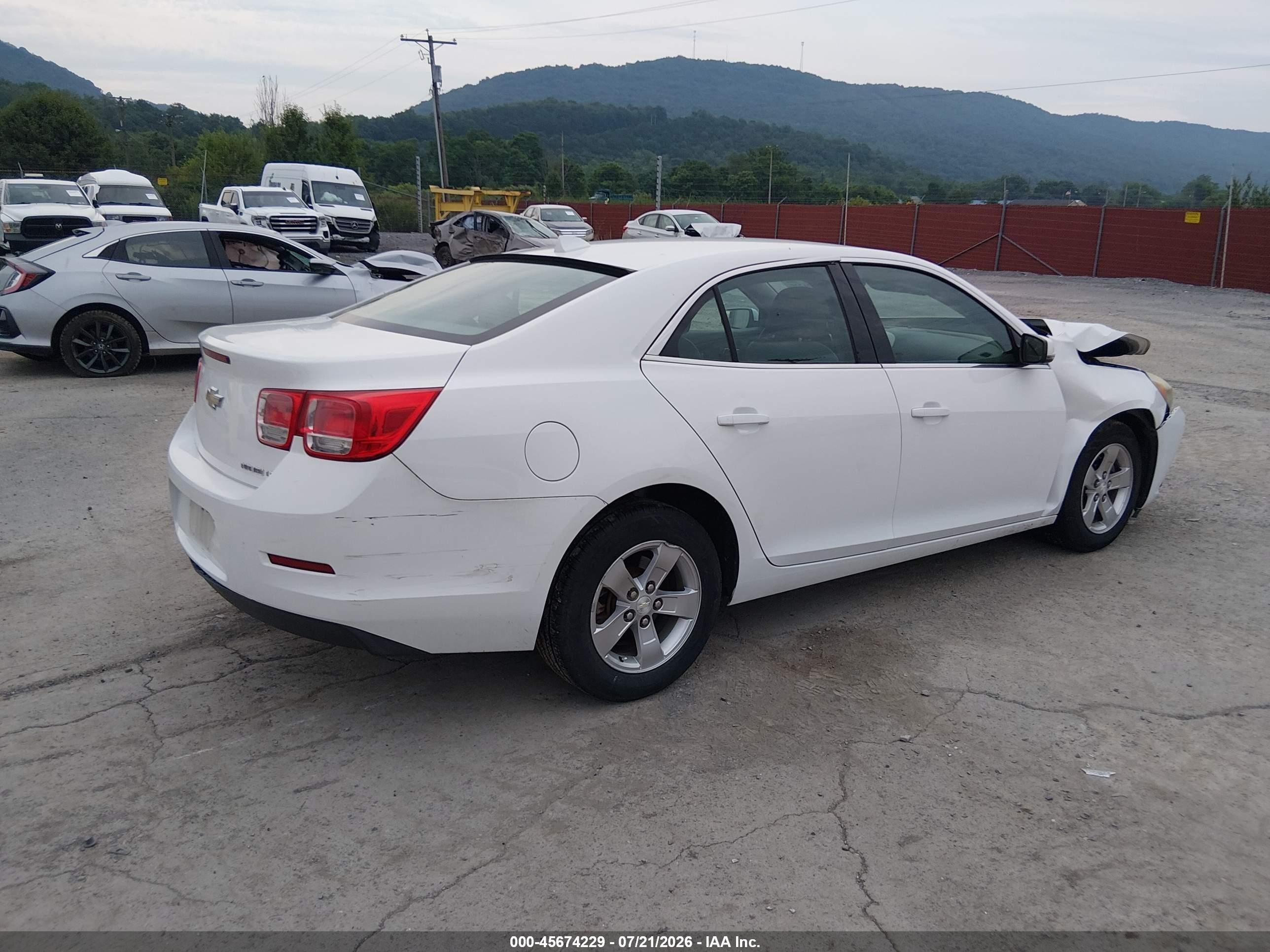 2013 Chevrolet Malibu 1lt White vin: 1G11C5SA5DF200155