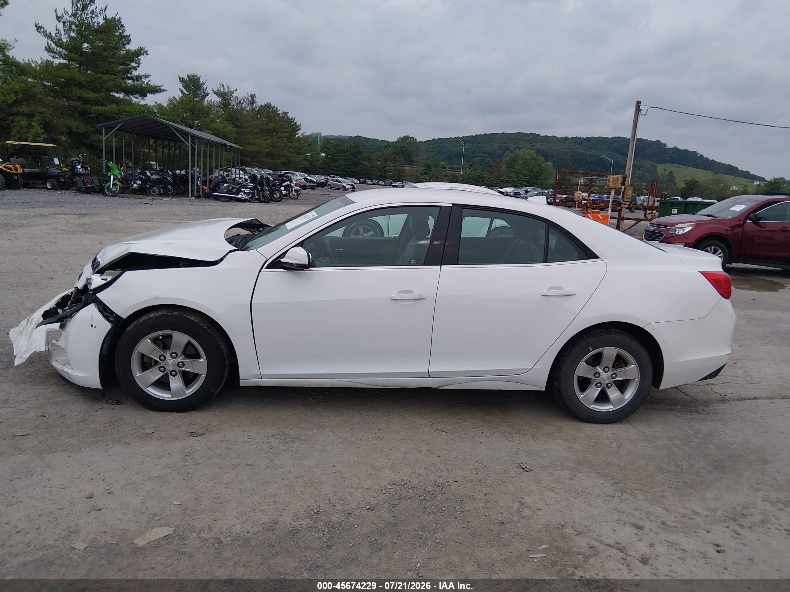 2013 Chevrolet Malibu 1lt White vin: 1G11C5SA5DF200155