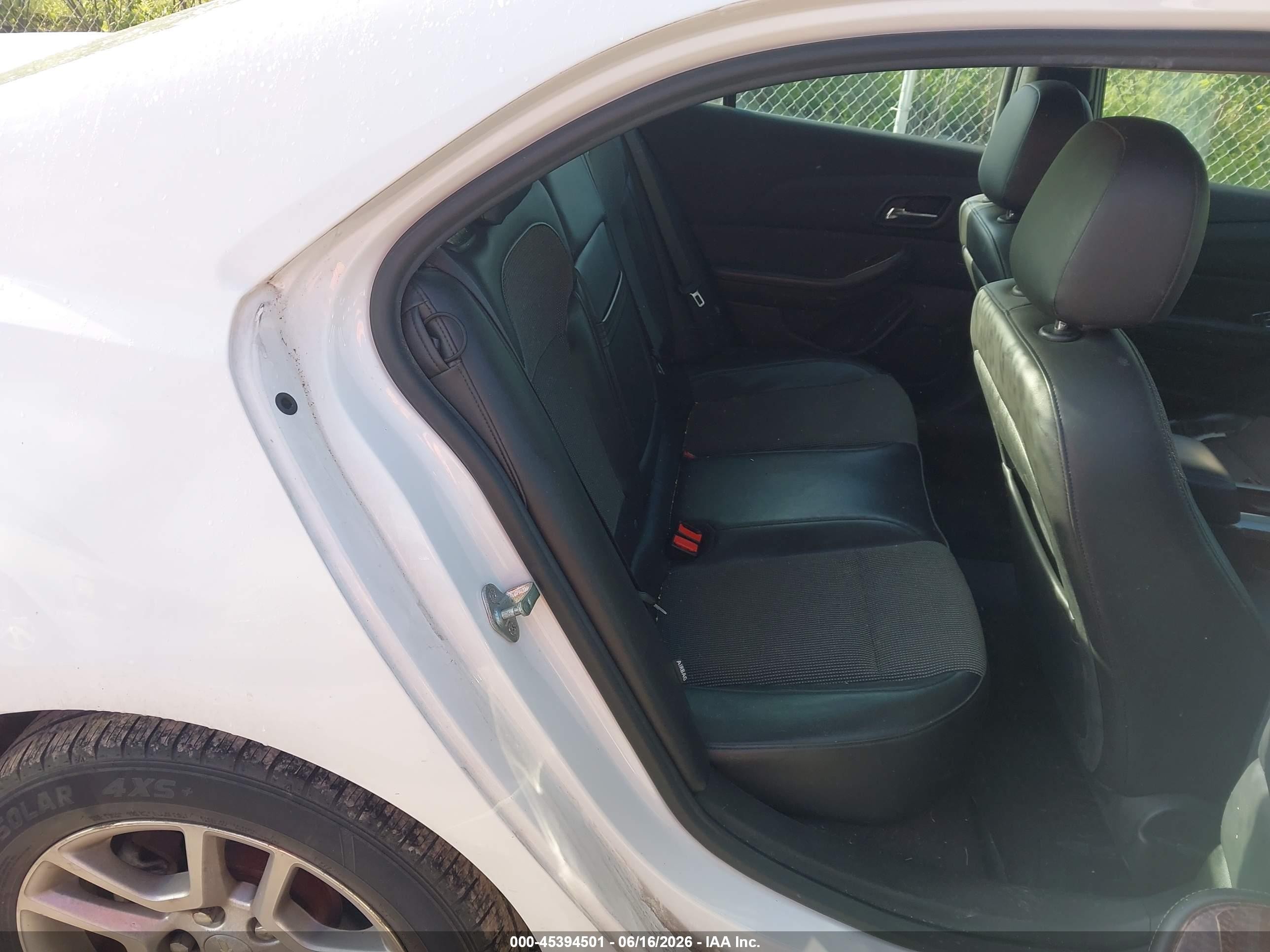 2013 Chevrolet Malibu 1lt White vin: 1G11C5SA6DF175556