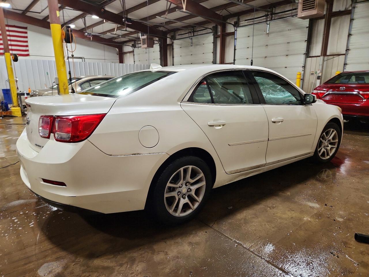 2013 Chevrolet Malibu 1lt White vin: 1G11C5SA6DF352882