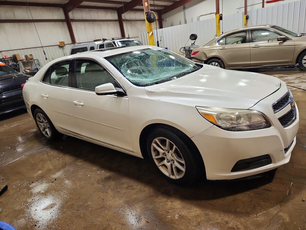 2013 Chevrolet Malibu 1lt White vin: 1G11C5SA6DF352882