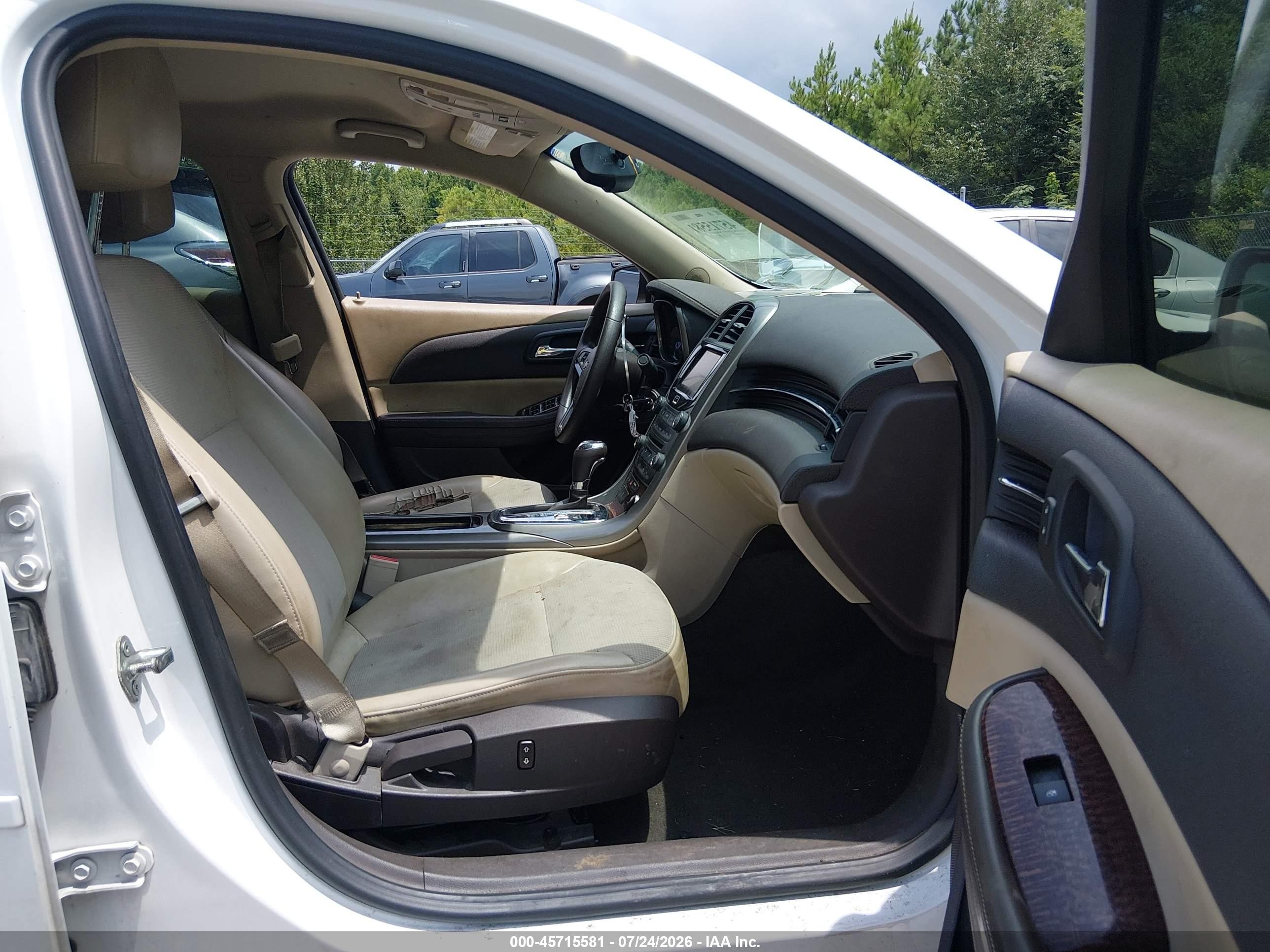 2013 Chevrolet Malibu 1lt White vin: 1G11C5SA7DF173637